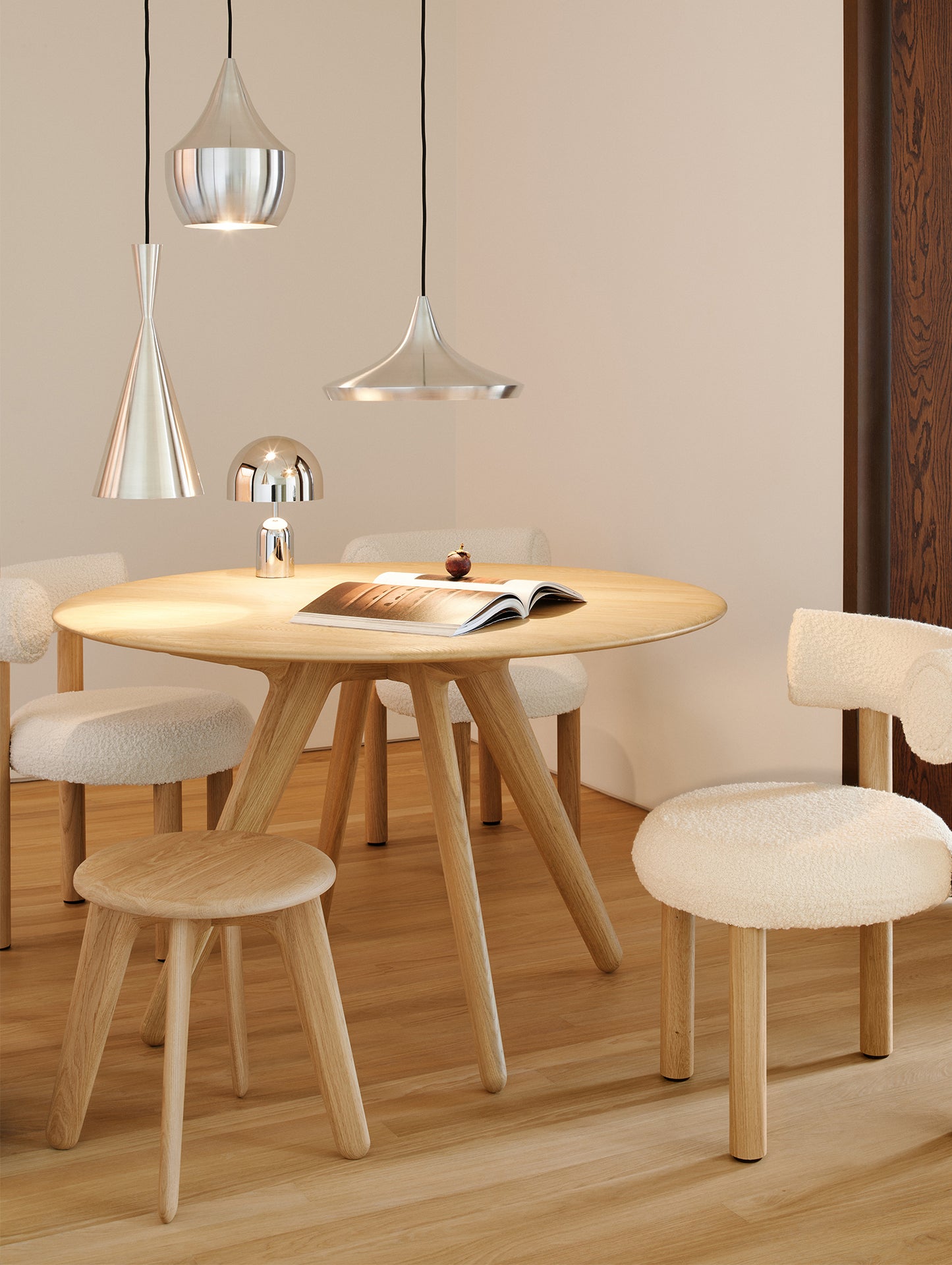 Slab Round Dining Table by Tom Dixon - Lacquered Oak