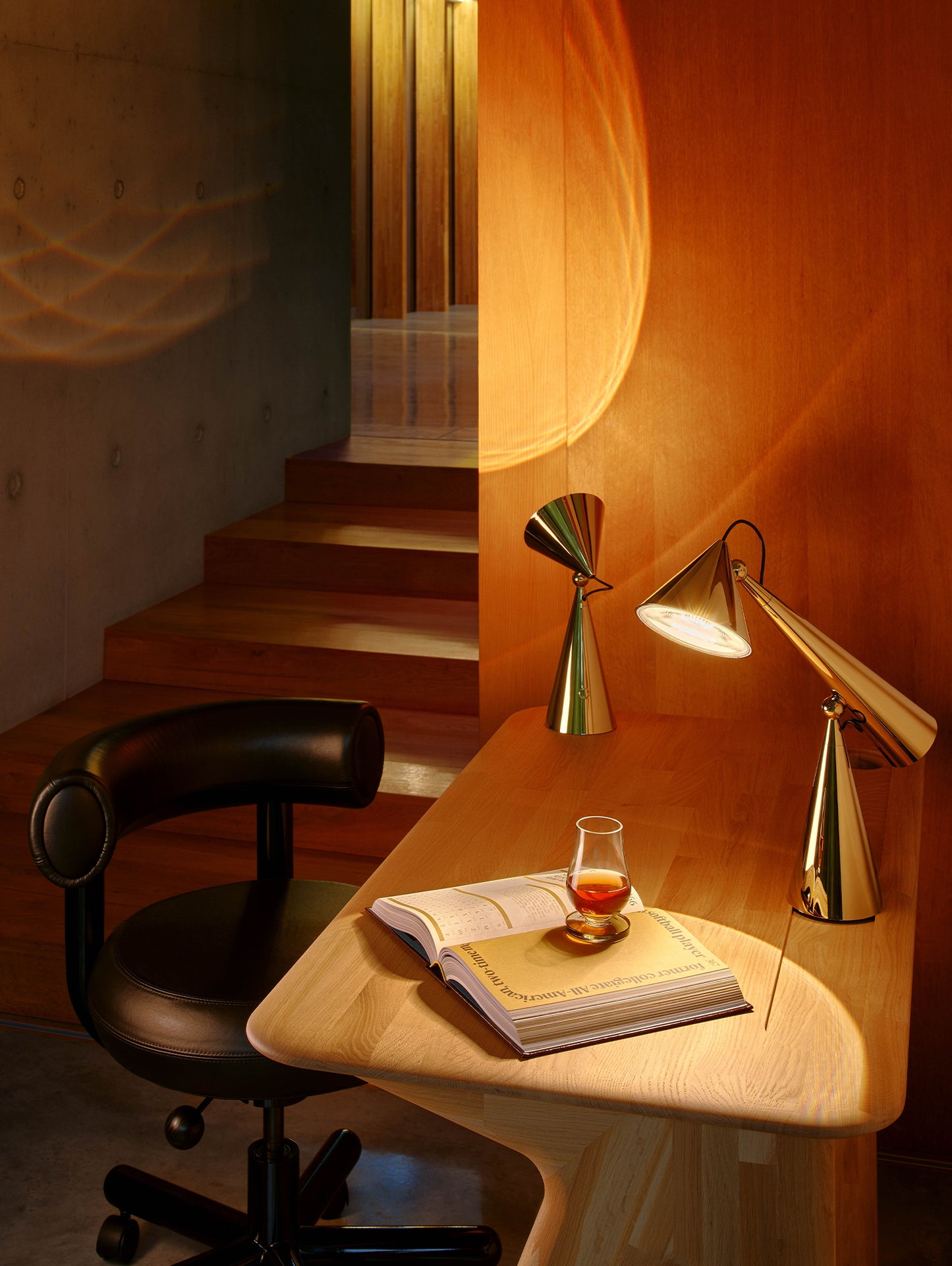 Slab Desk by Tom Dixon - Natural Oak