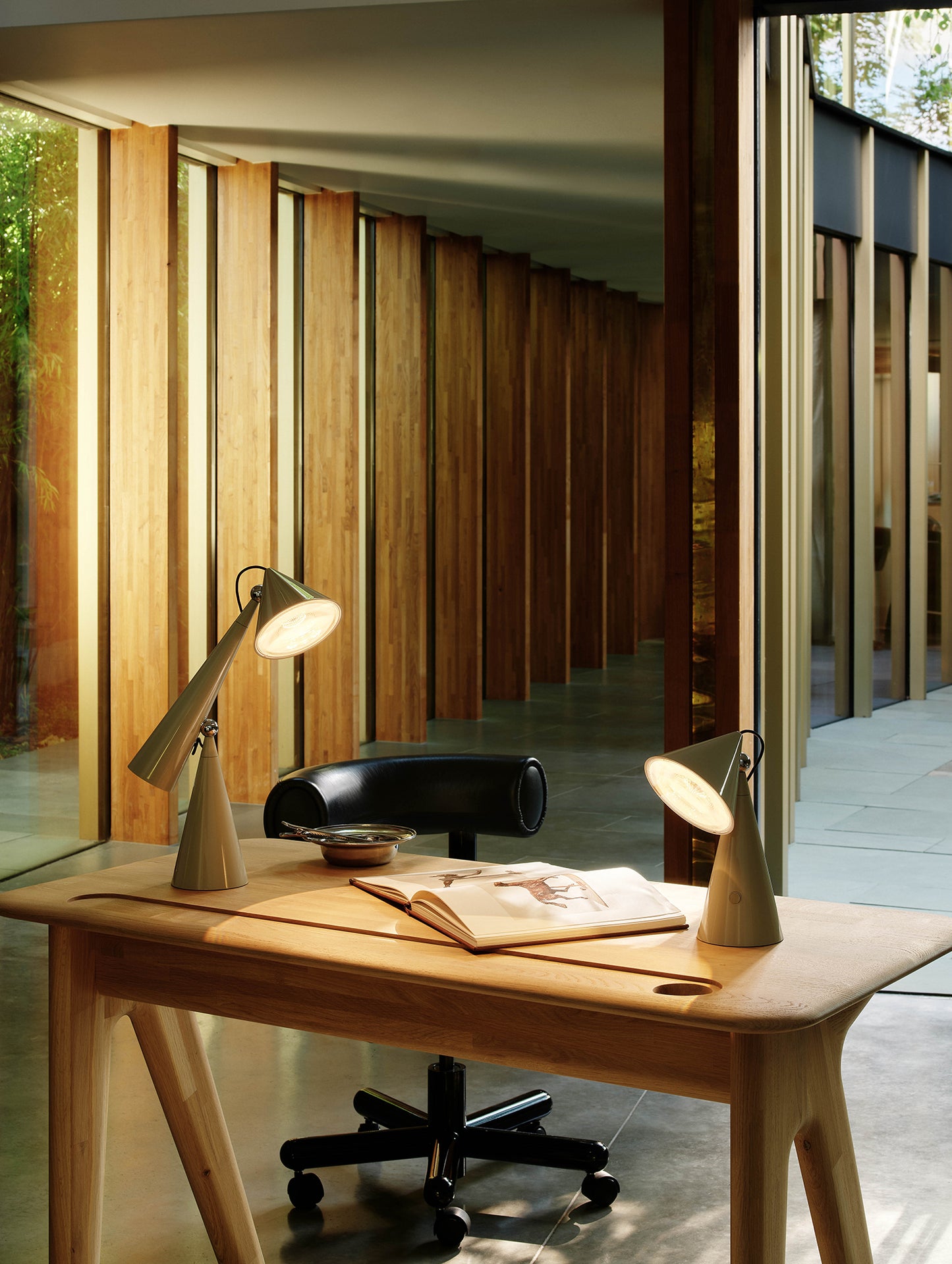 Slab Desk by Tom Dixon - Natural Oak