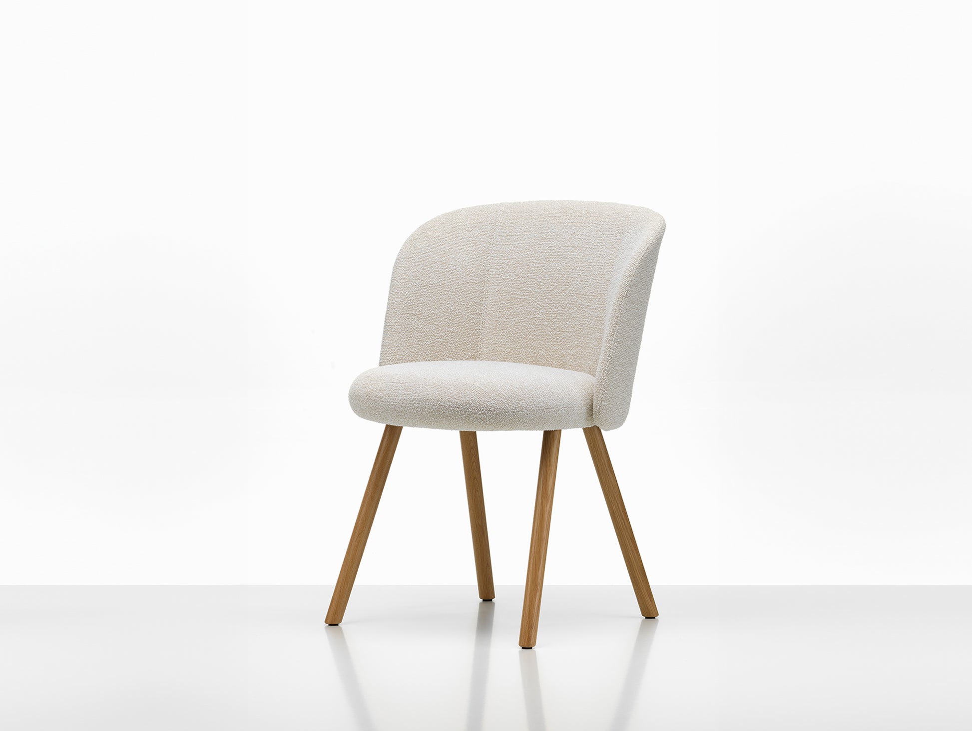 Mikado Side Chair by Vitra - Natural Oak / Nubia 01 Ivory Pearl (F100)