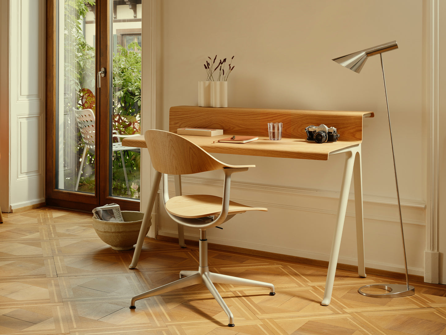 Courier Desk by Vitra - Light Oak Veneer Tabletop / Chalk Aluminium Base