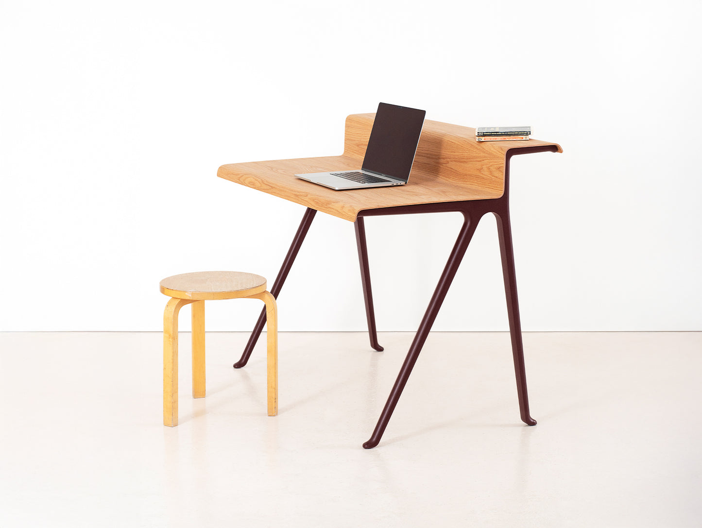 Courier Desk