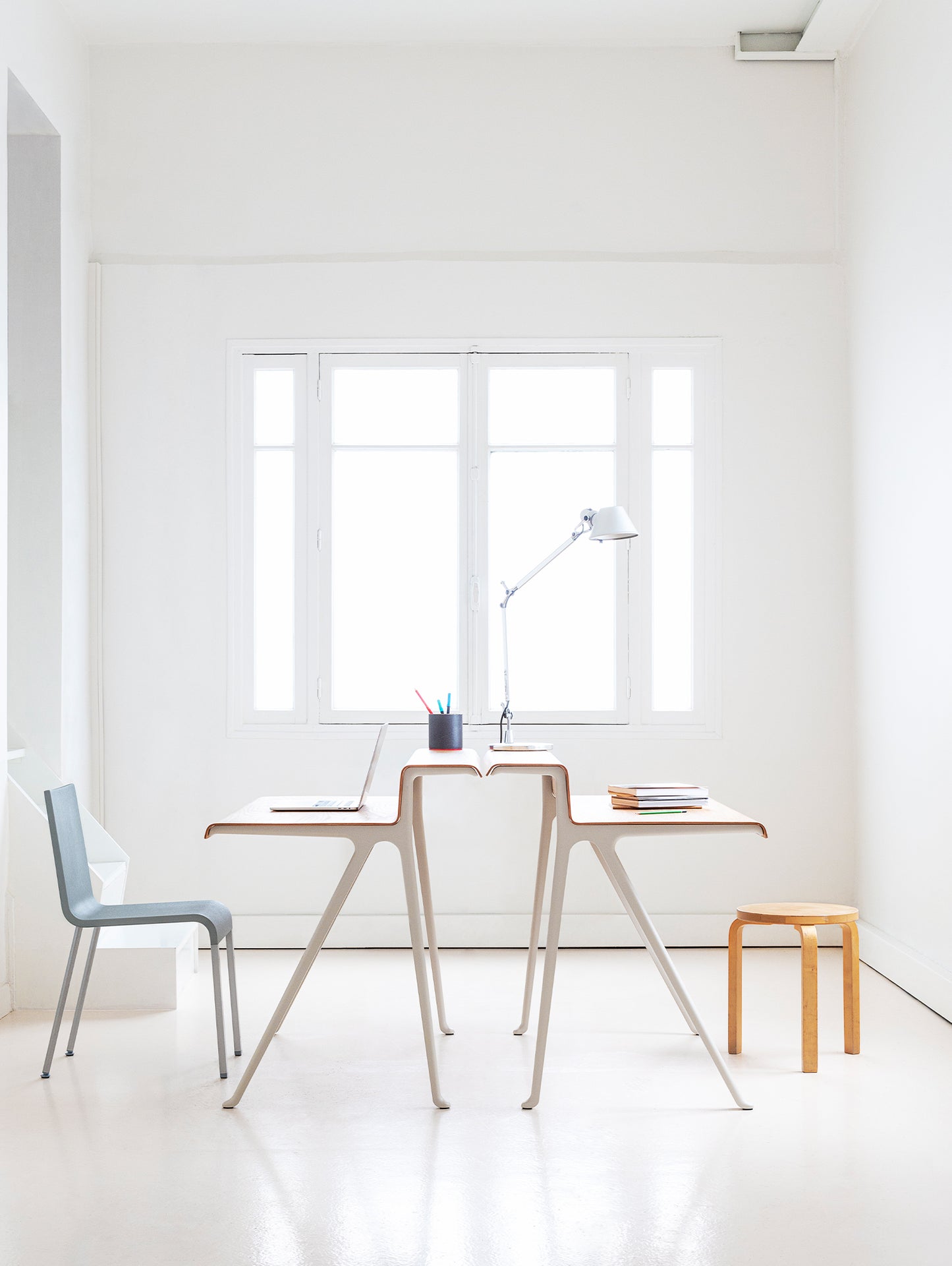 Courier Desk by Vitra - Light Oak Veneer Tabletop / Chalk Aluminium Base