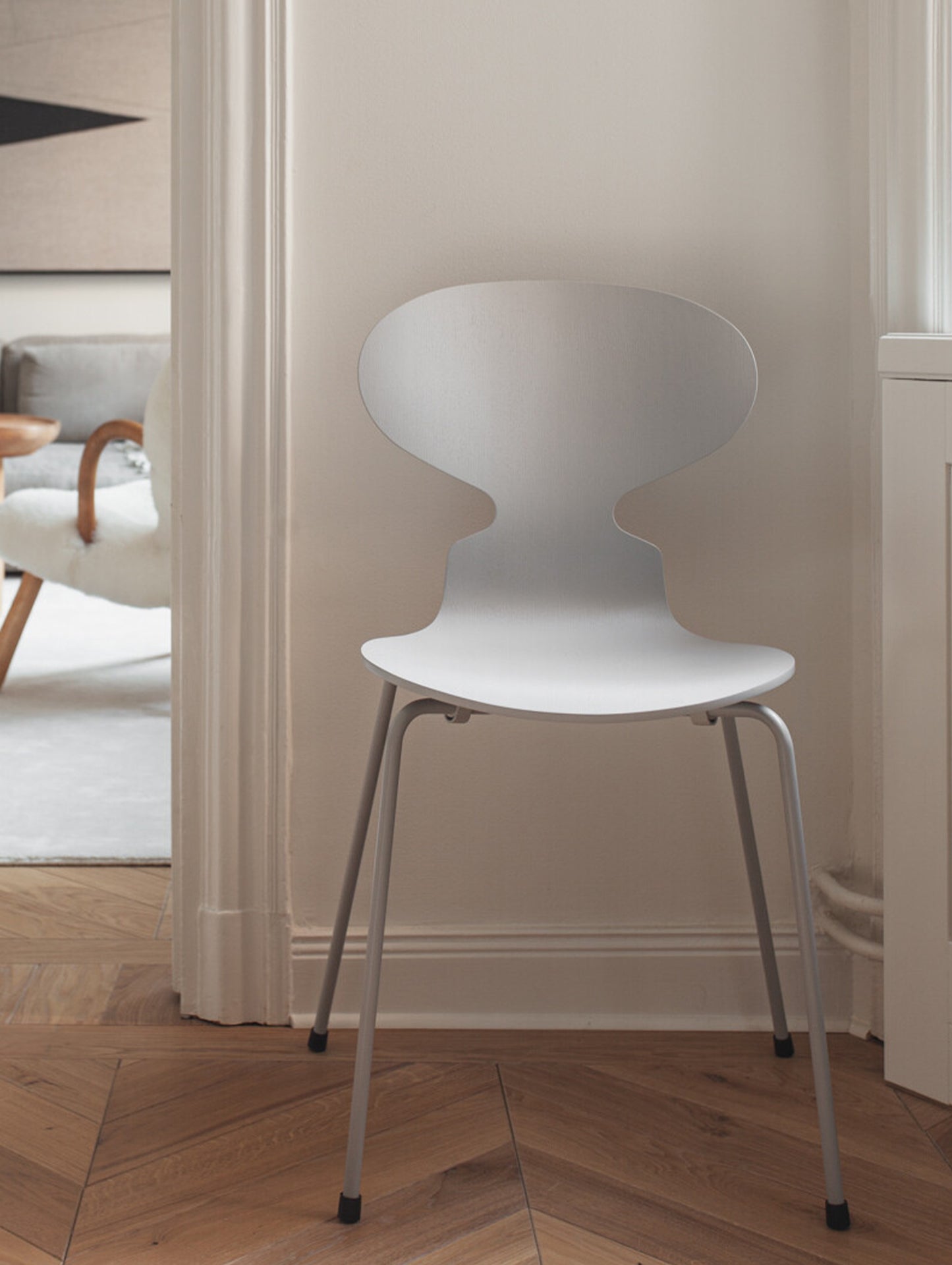 Ant Chair 4 Legs by Fritz Hansen