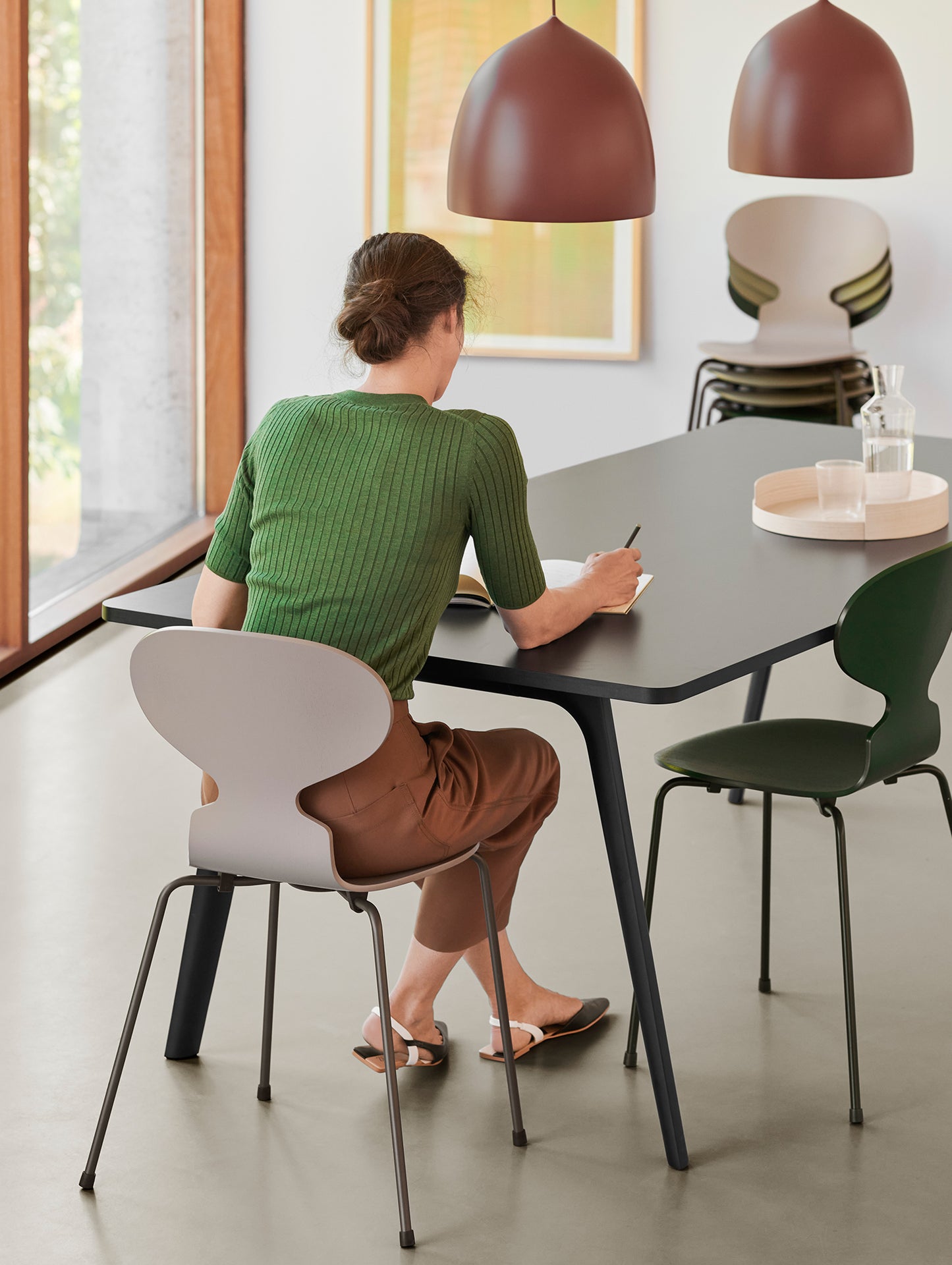 Ant Chair 4 Legs by Fritz Hansen - Lacquered Deep Green Shell with Warm Graphite Steel Base / Evergreen Shell with Black Steel Base