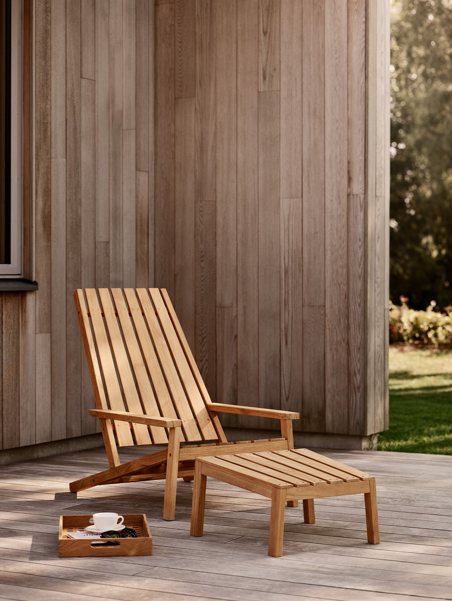 Between Lines Deck Chair by Fritz Hansen