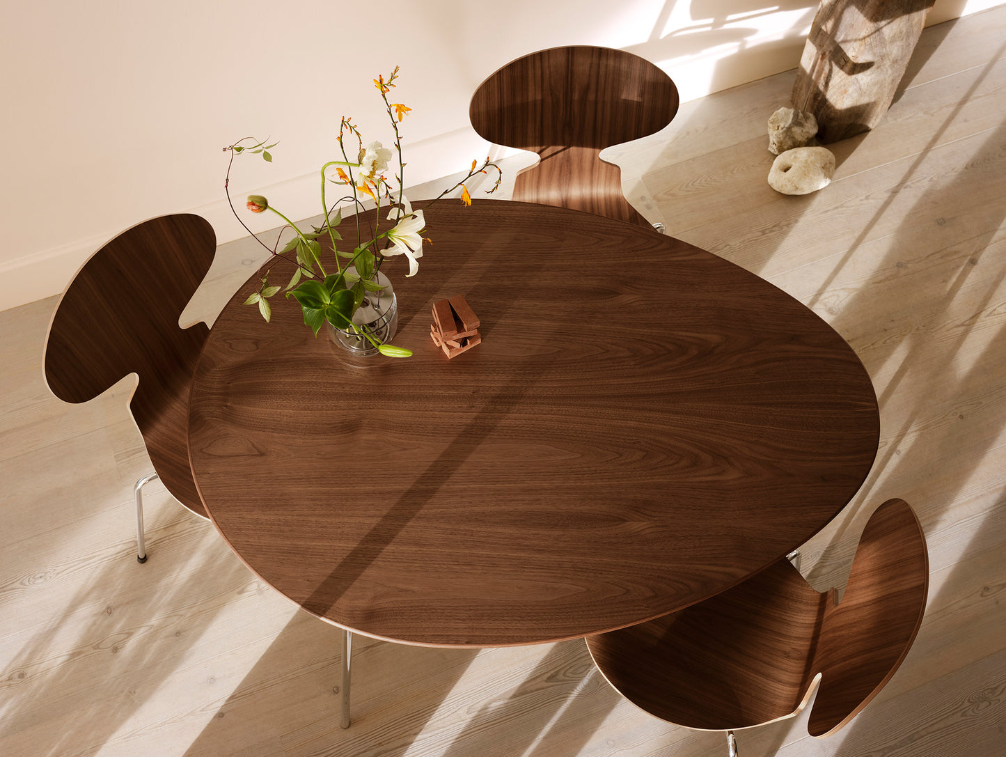 Egg Table by Fritz Hansen