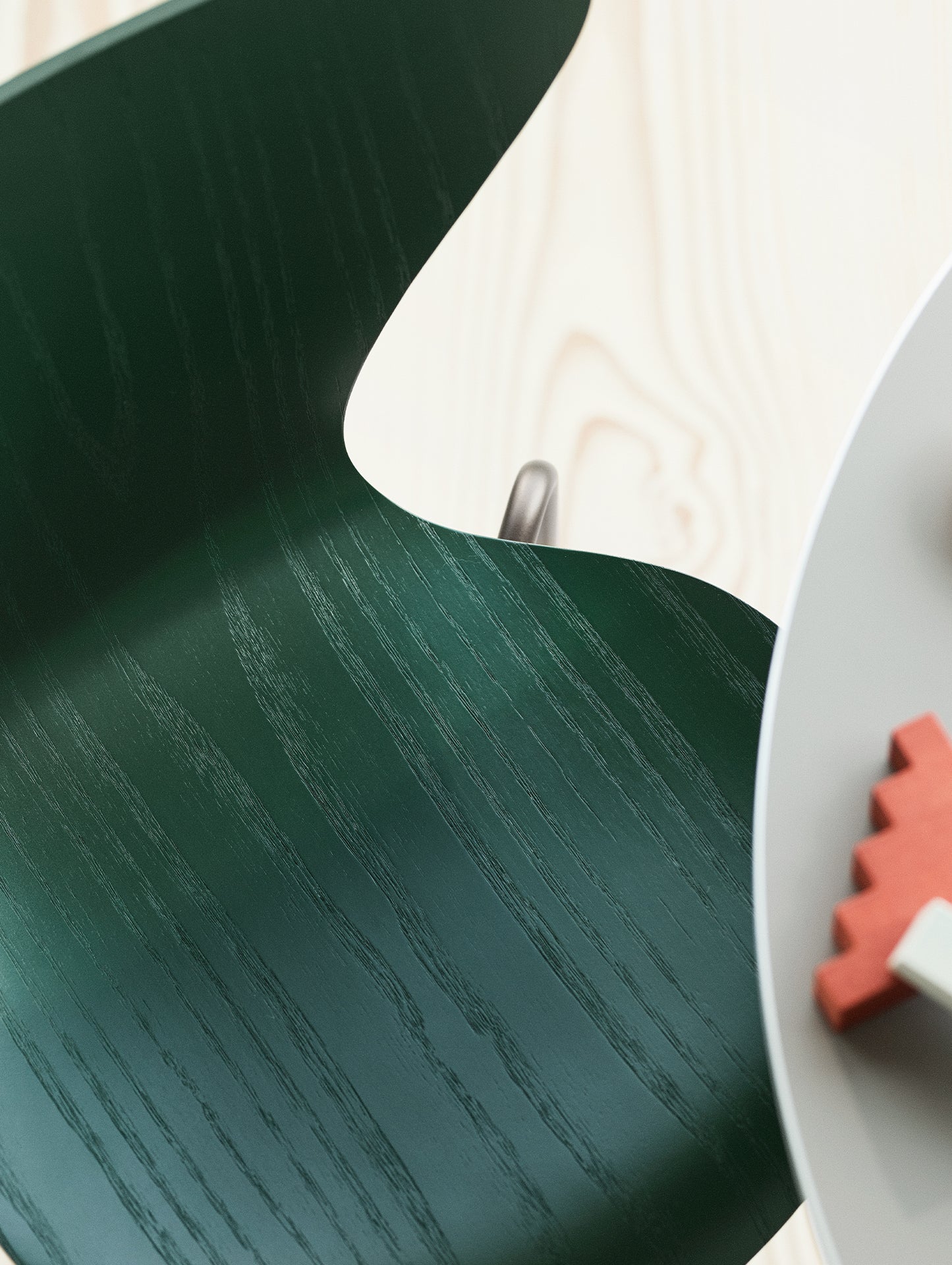 Series 7™ 3107 Dining Chair by Fritz Hansen - Evergreen Coloured Ash Veneer Shell