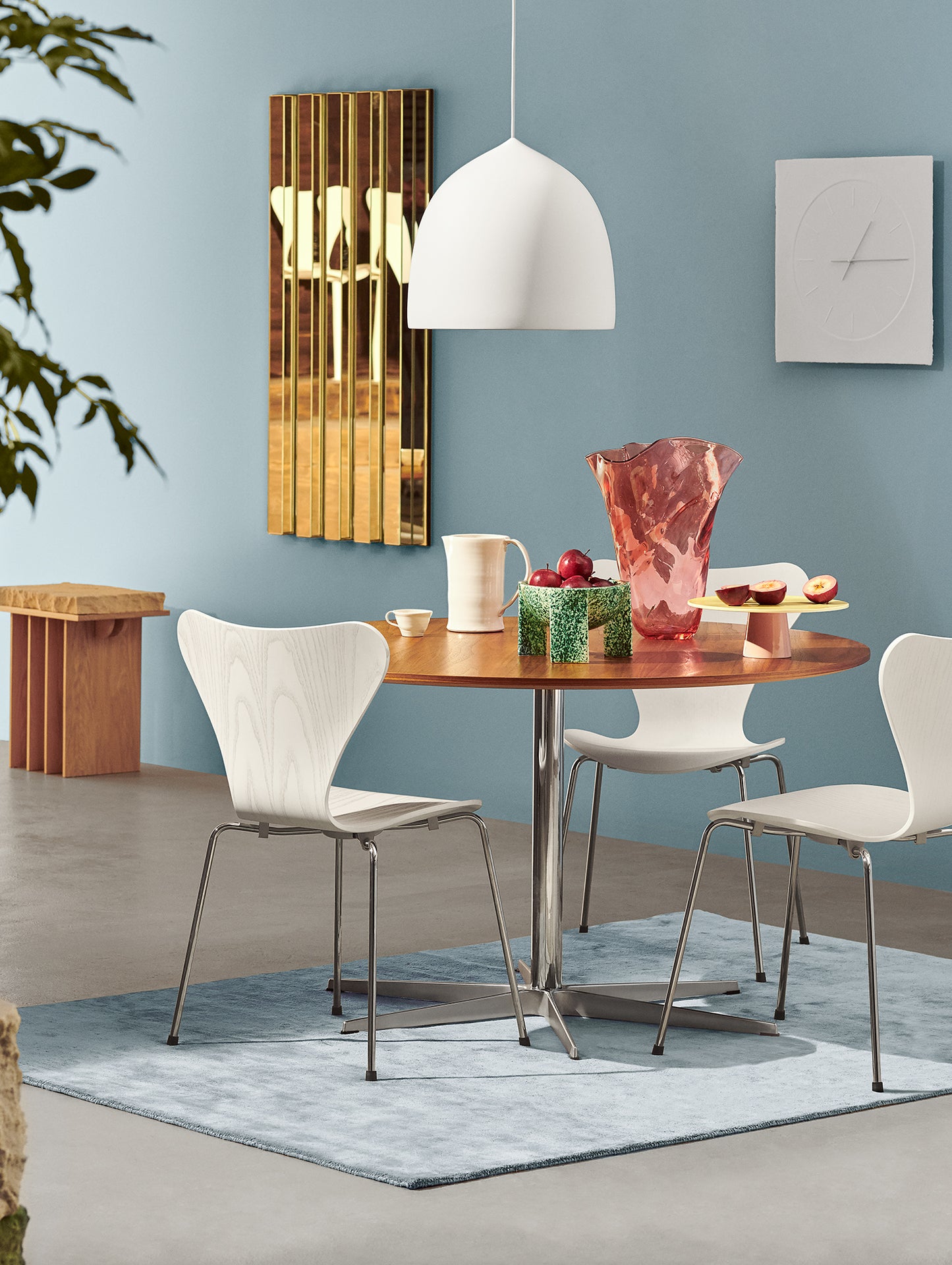 Series 7™ 3107 Dining Chair by Fritz Hansen - White Coloured Ash Veneer Shell / Chromed Steel