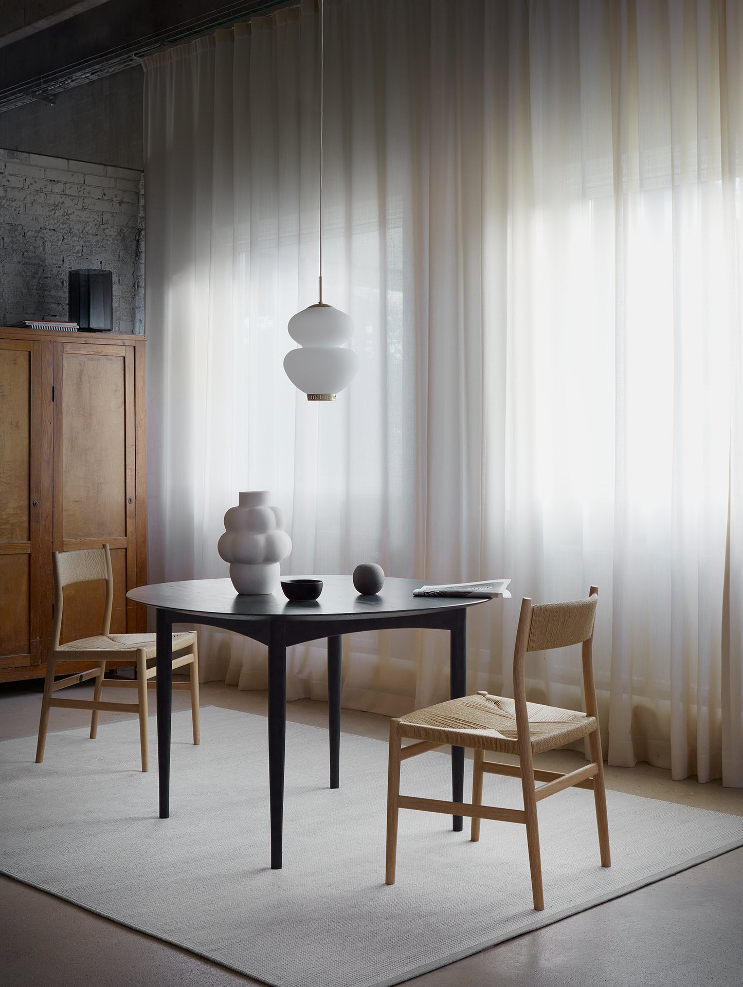 Fabula Erica Rug in Light Grey / Off-White