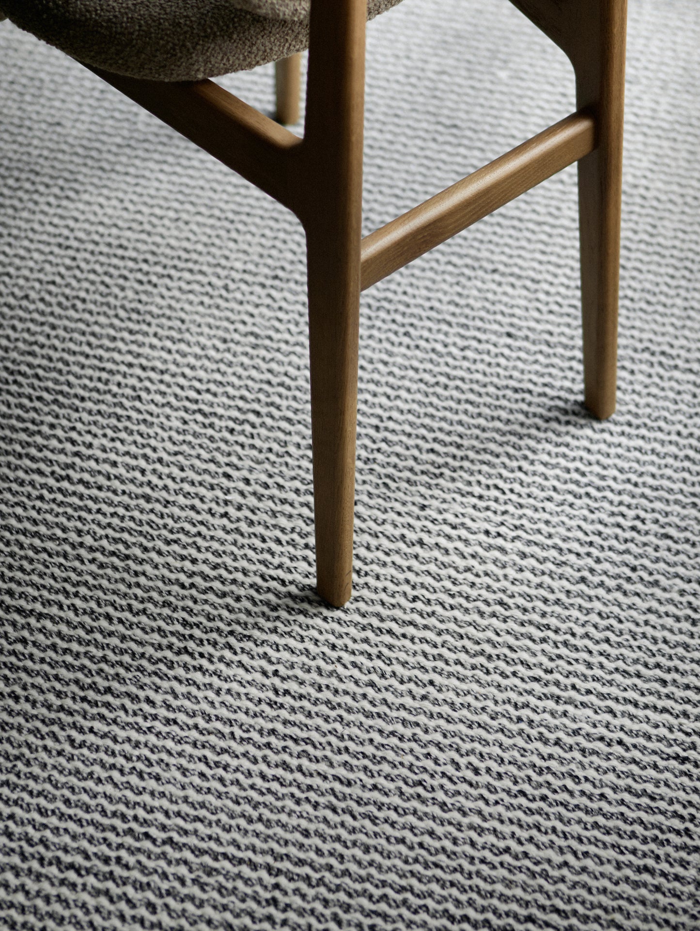 Fenris Rug by Fabula Living - 1116 Off White / Grey Fenris