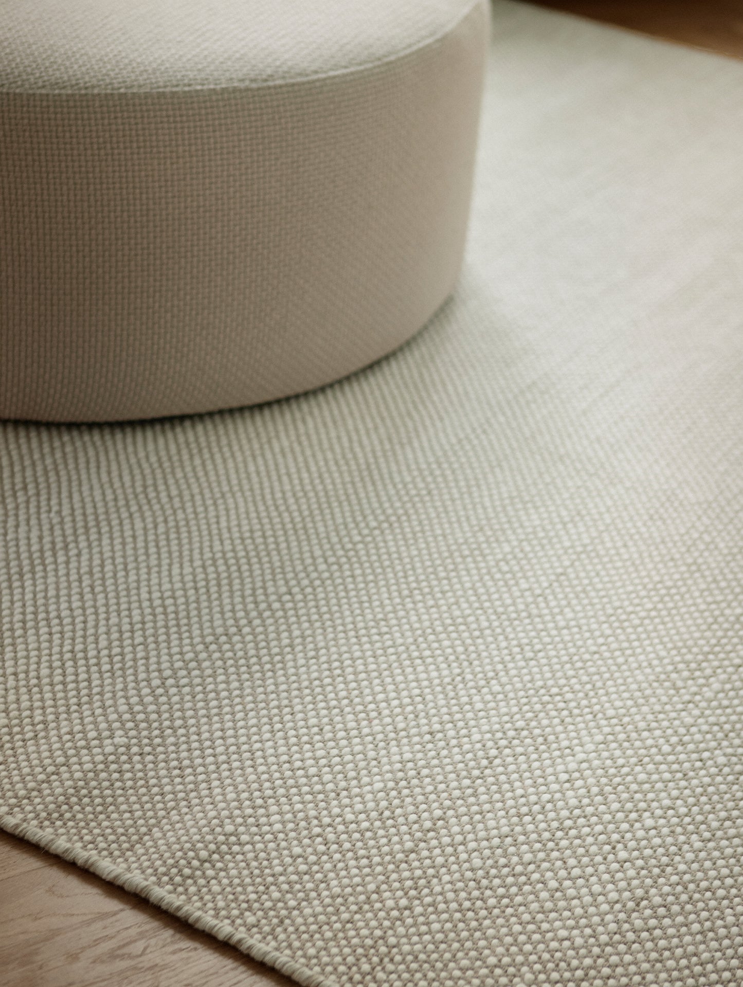 Rolf Rug by Fabula Living - 1112 Off White / Beige Rolf