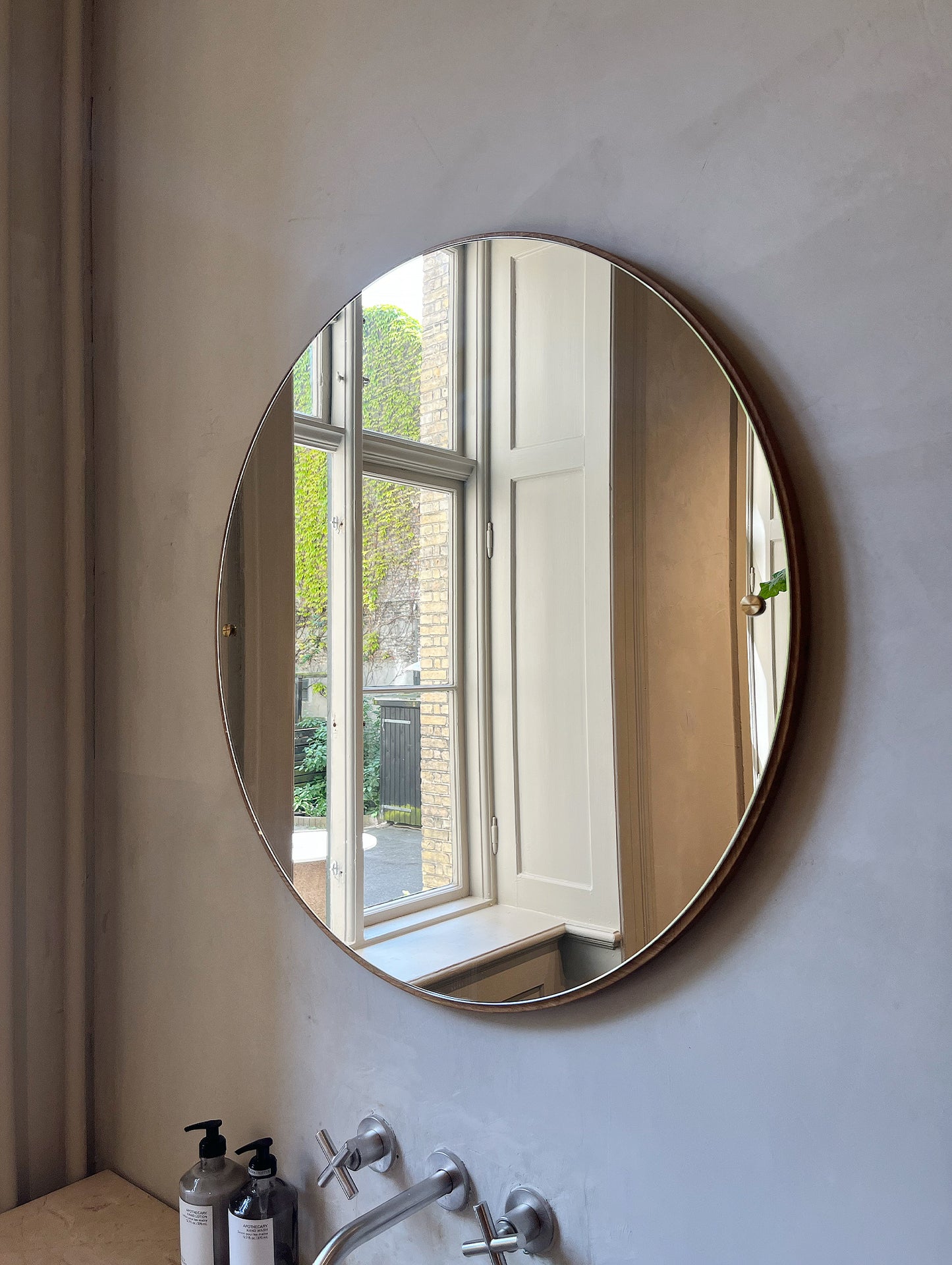 Circle Mirror: CM-1