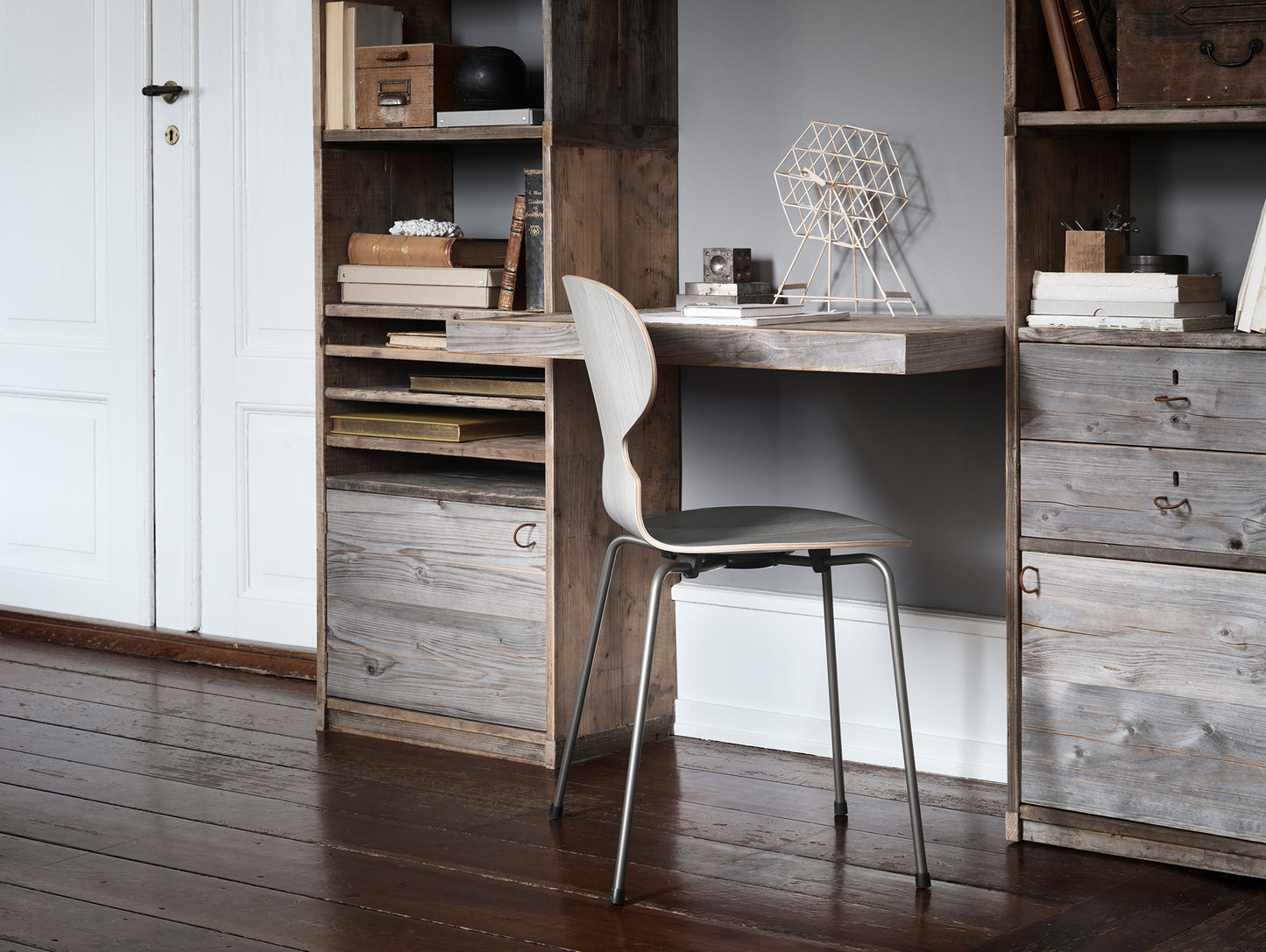 Ant Chair 4 Legs by Fritz Hansen