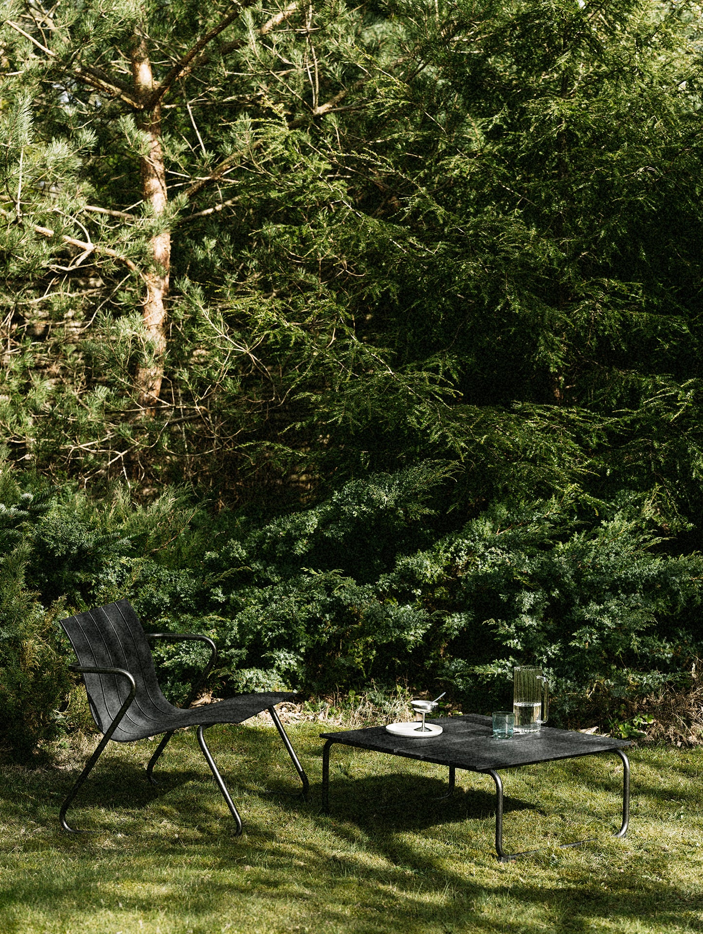 Ocean Lounge Table by Mater - Black