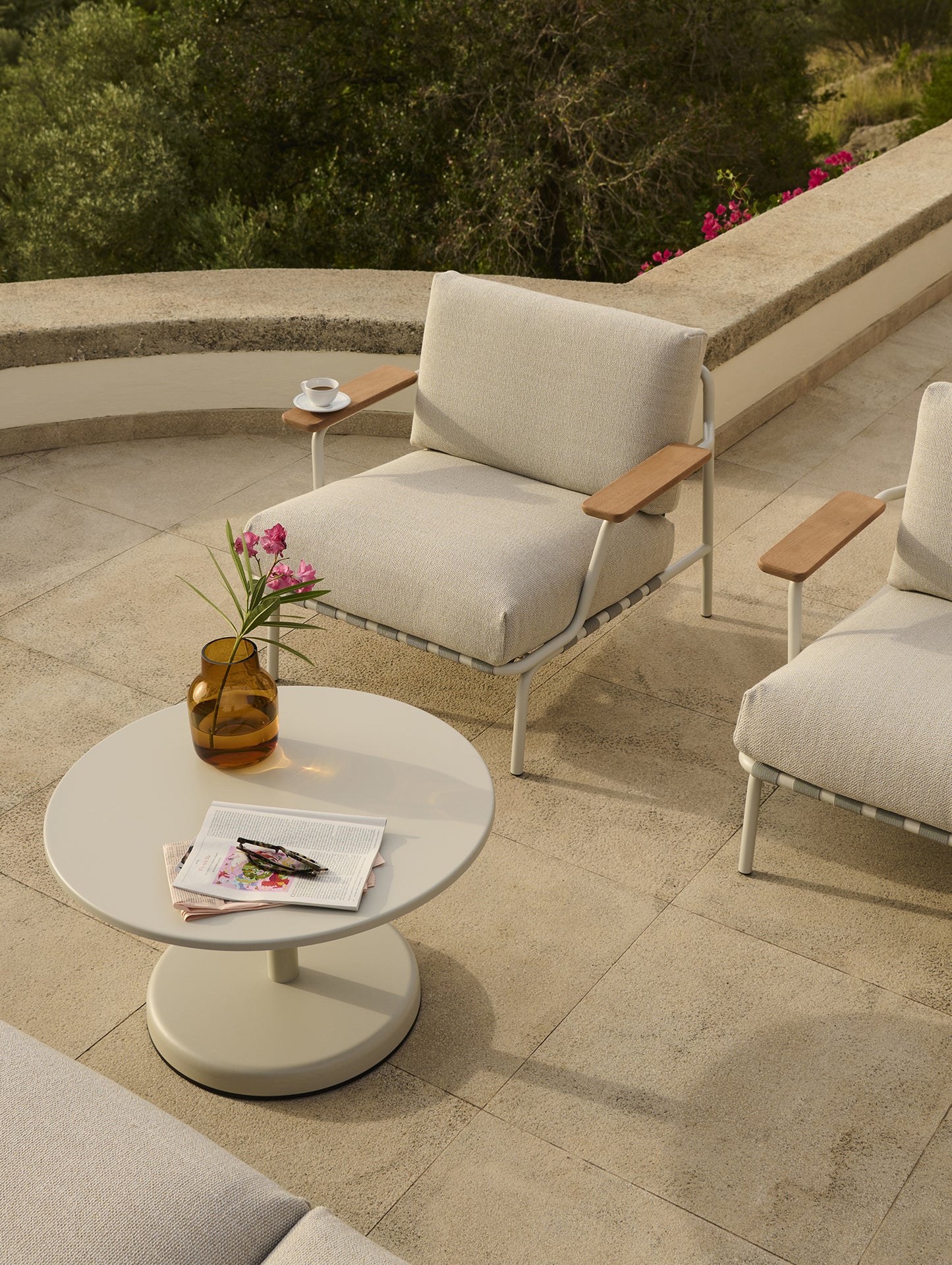 Settle Lounge Chair