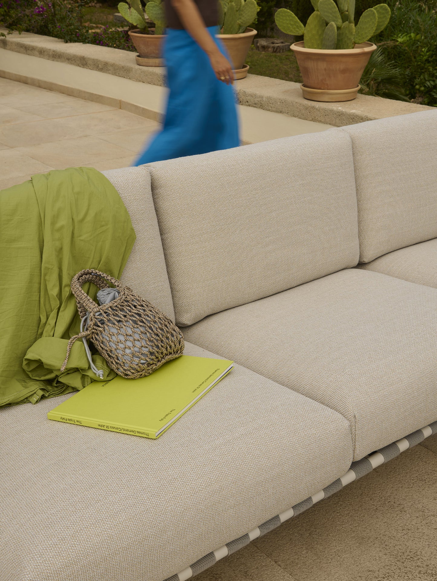 Settle 3-Seater Sofa by Muuto / Grey Frame / Laze 01