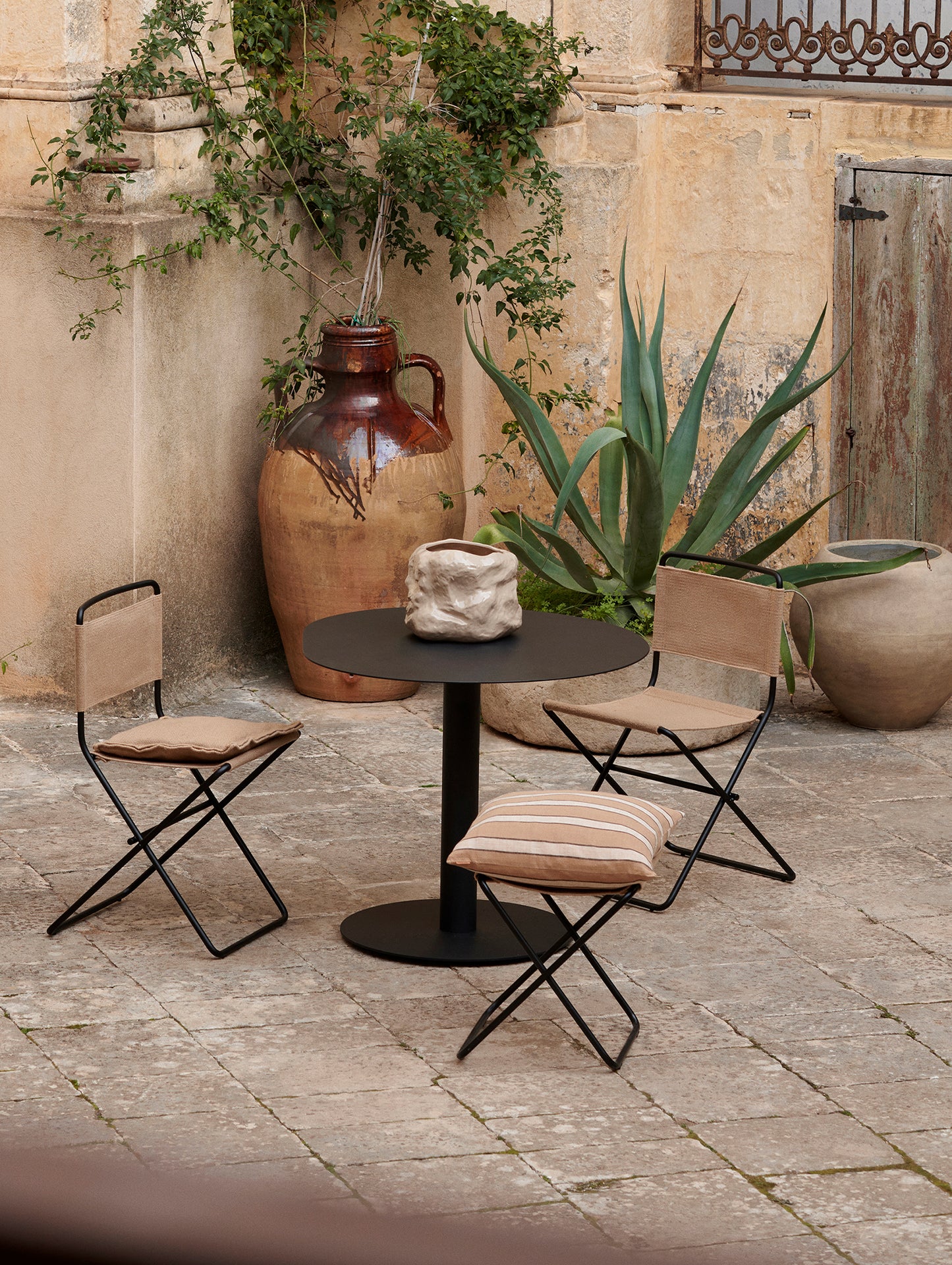 Pond Dining Table by Ferm Living - Black