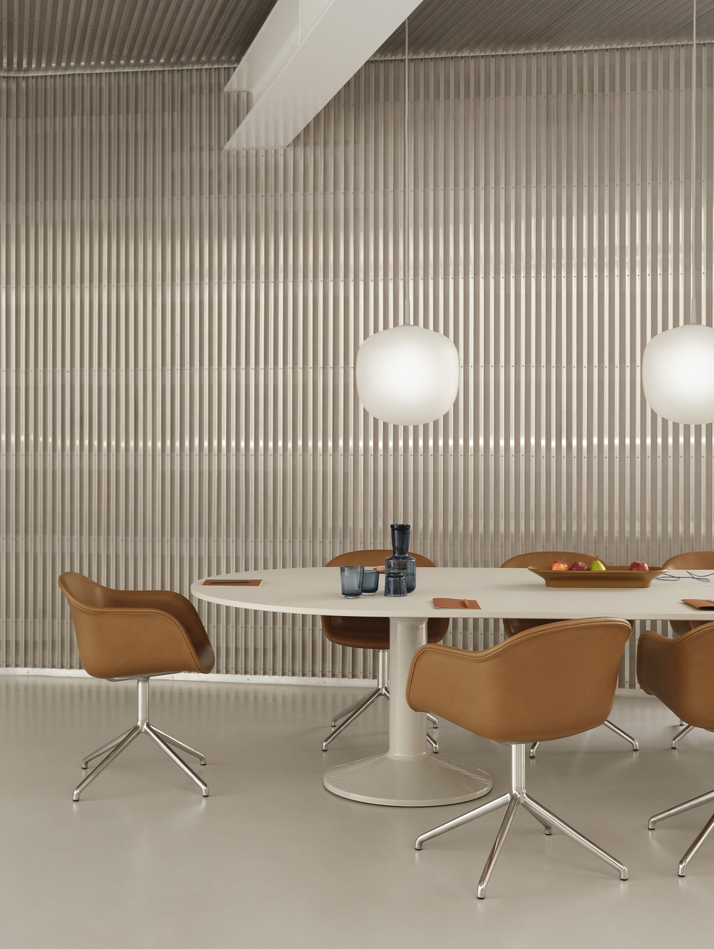 Fiber Armchair Upholstered with Swivel Base by Muuto - Cognac Refine Leather / Polished Aluminium
