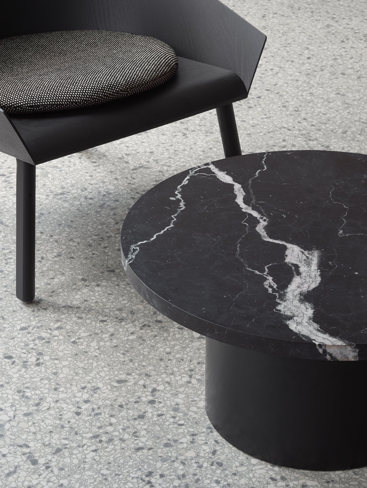 CT09 Enoki Side Table by e15 - (D70 / H35 cm) Nero Marquina Marble Tabletop / Jet Black Steel Base