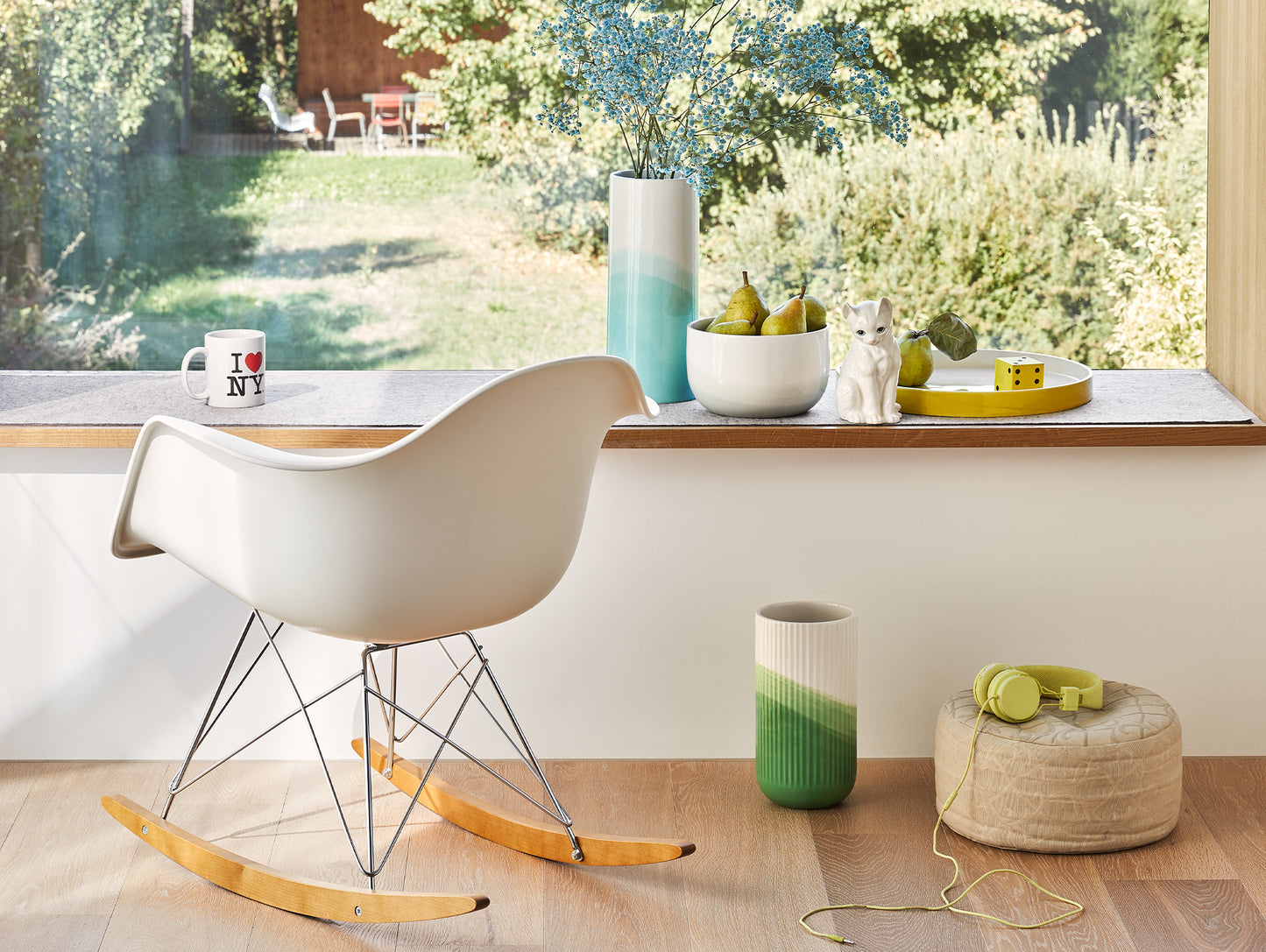 Eames RAR Plastic Armchair RE