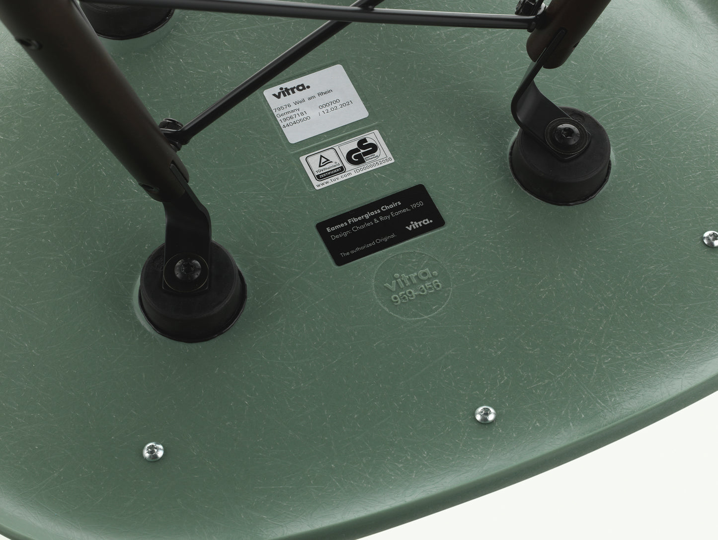 Eames 유리 섬유 사이드 체어