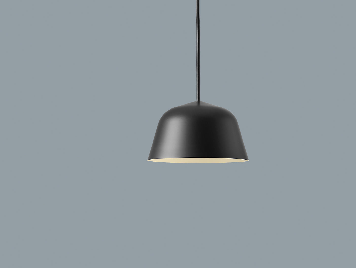 16.5 cm Black Ambit Pendant by Muuto