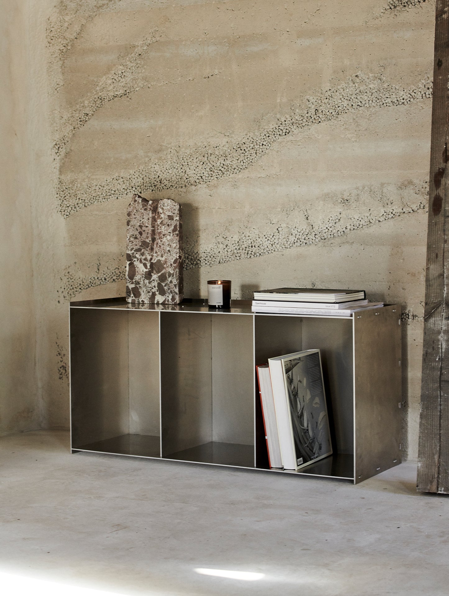 Rivet Case by Frama