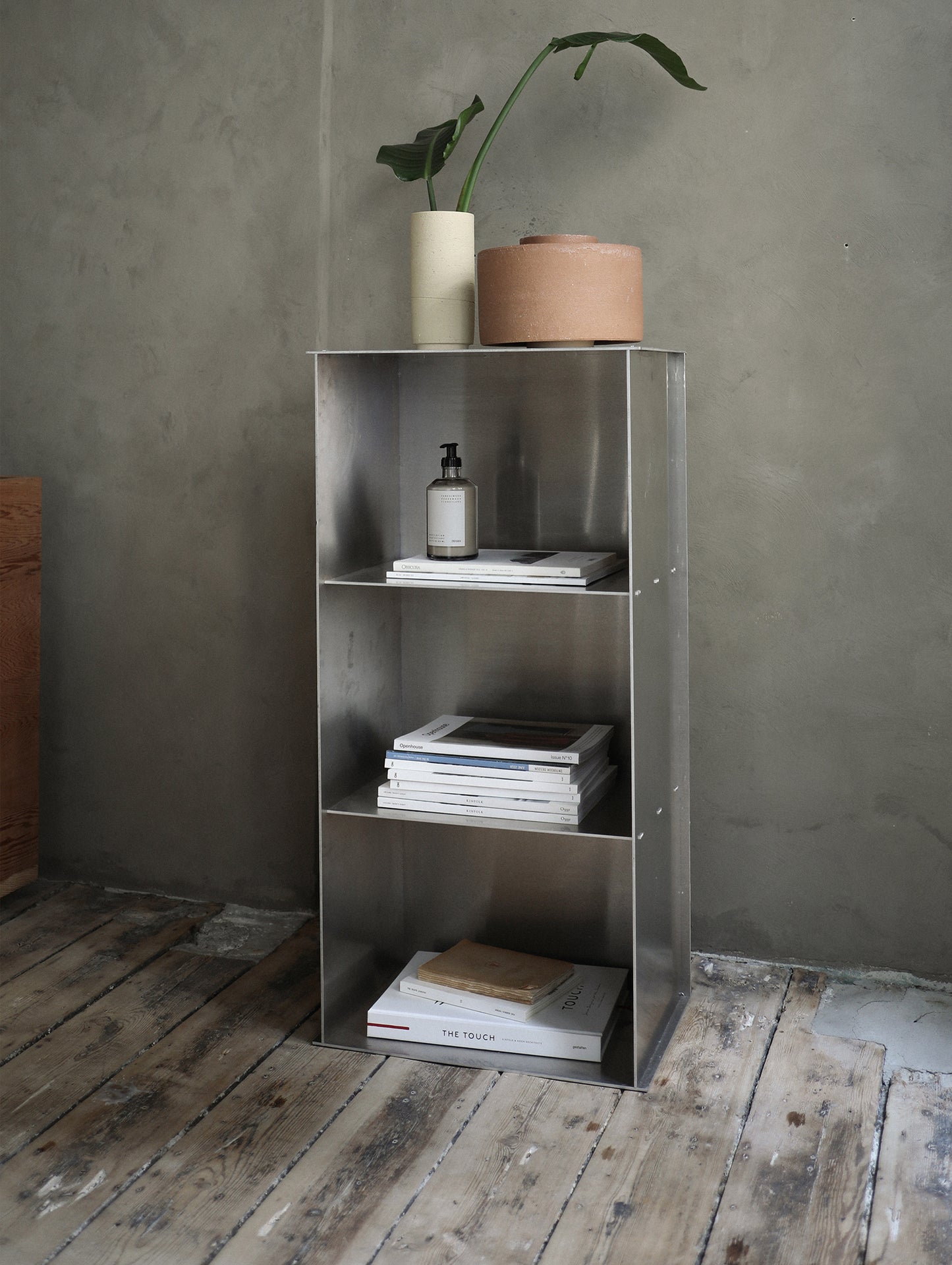Rivet Case by Frama