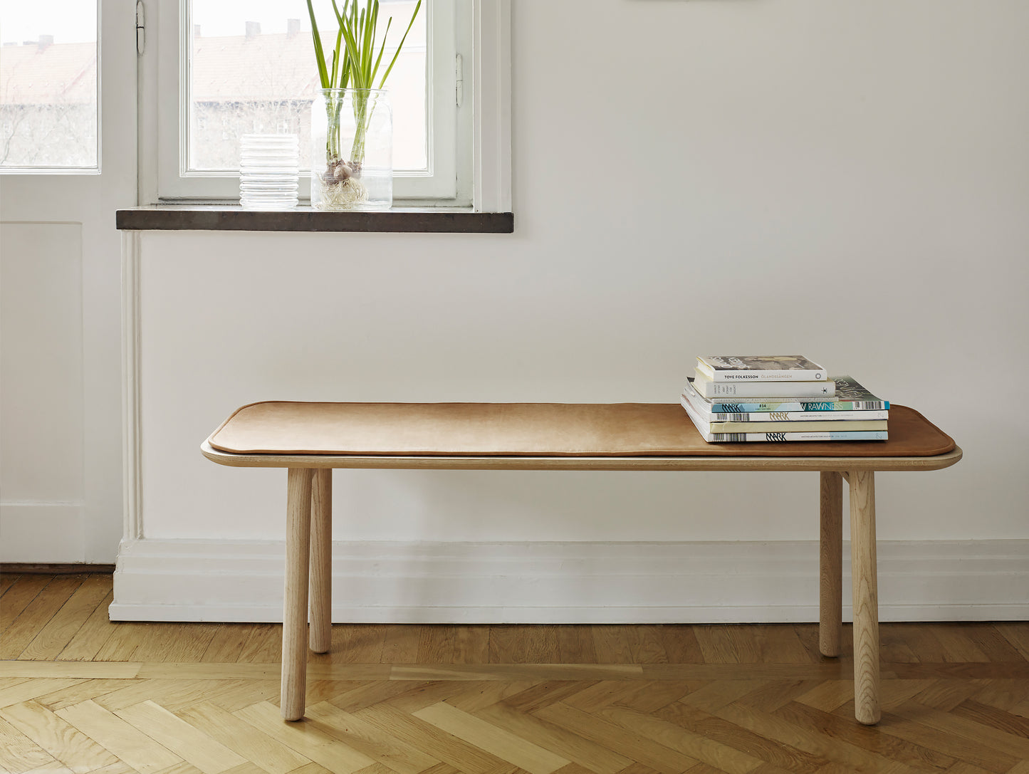 Skagerak Hven Bench, Oak with Cognac cushion