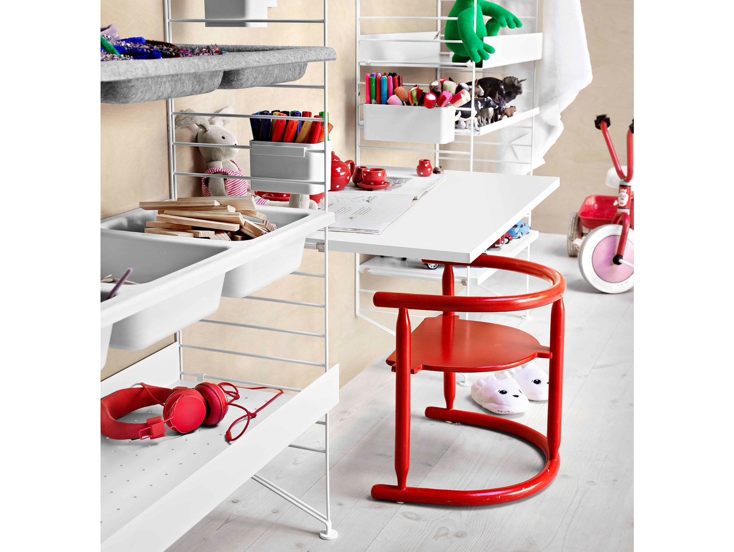 String Metal Shelves