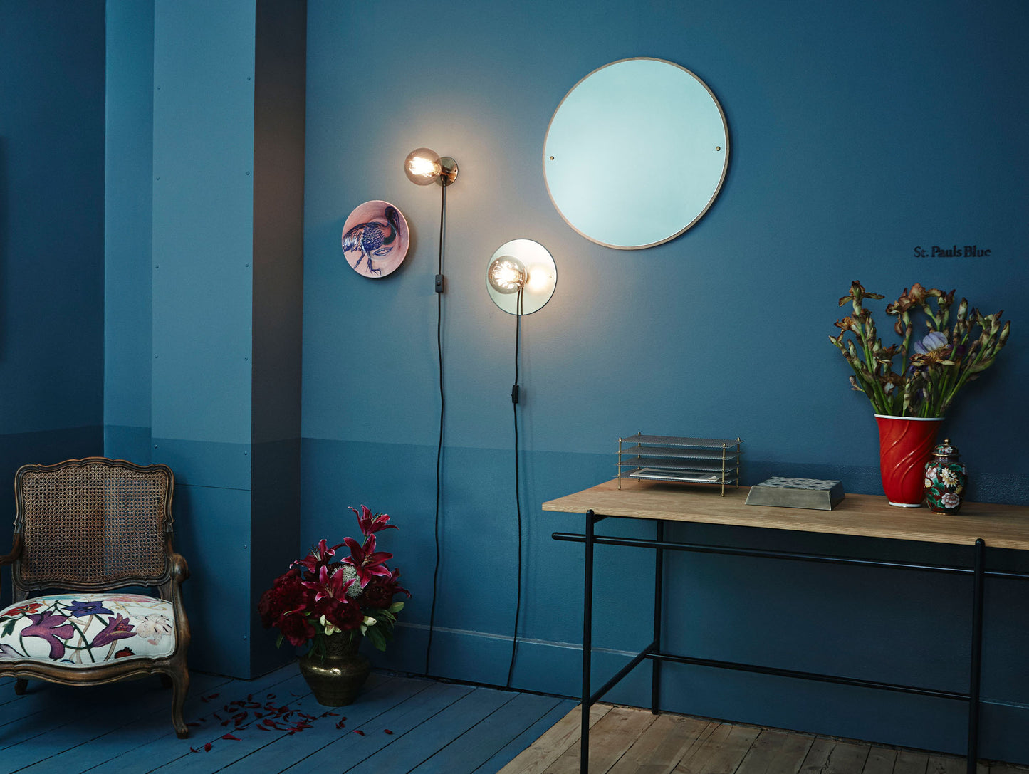 CM-1 Circle Mirror by Frama