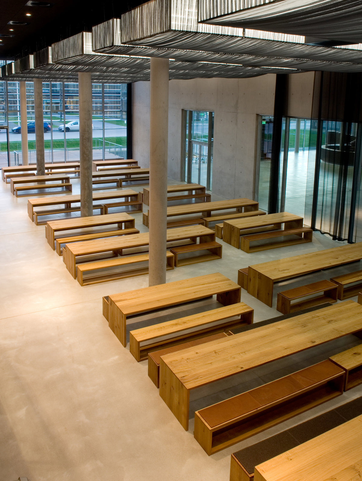 TA01 Ponte Table by e15