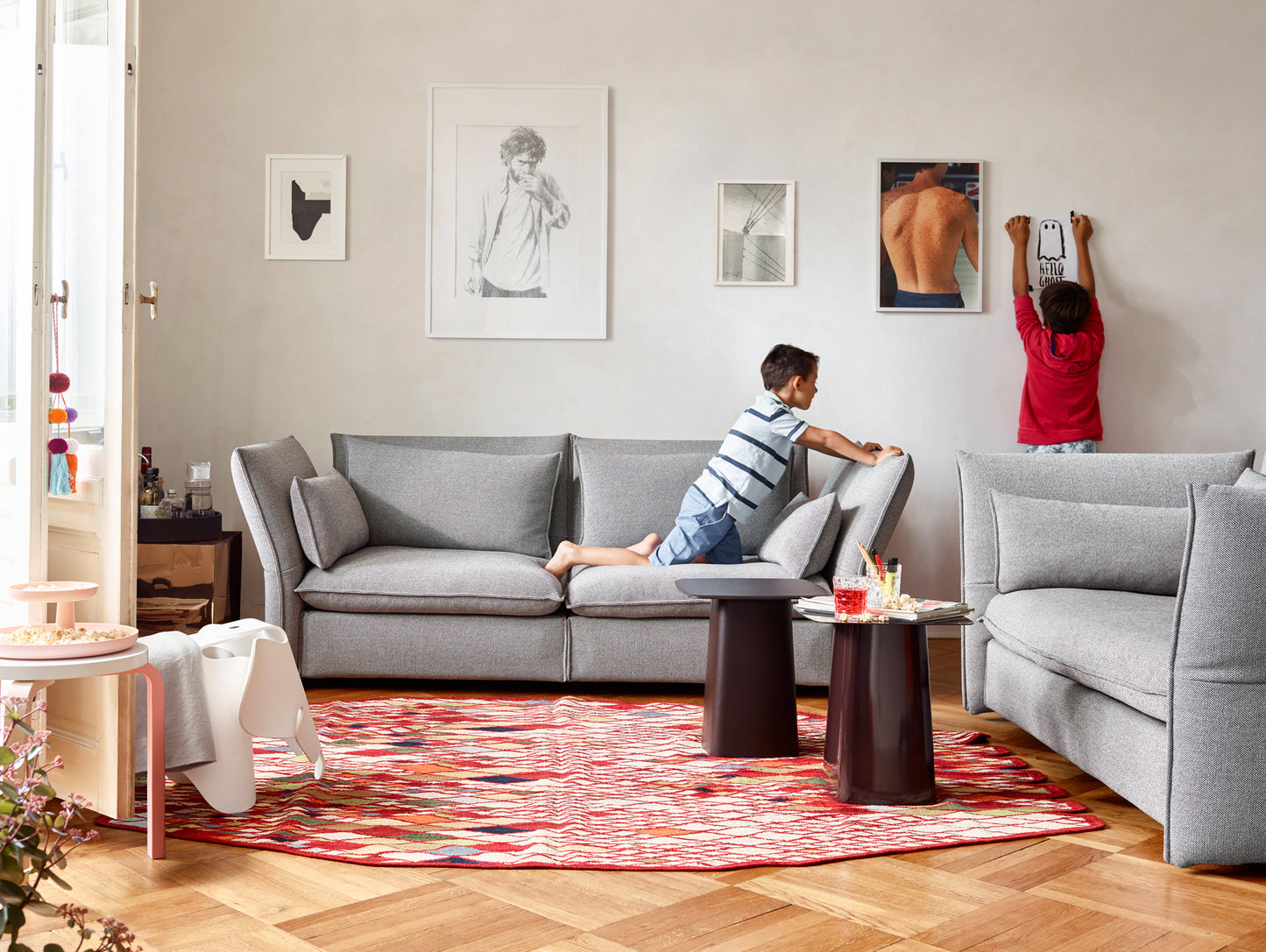 Mariposa 2.5-Seater Sofa by Vitra