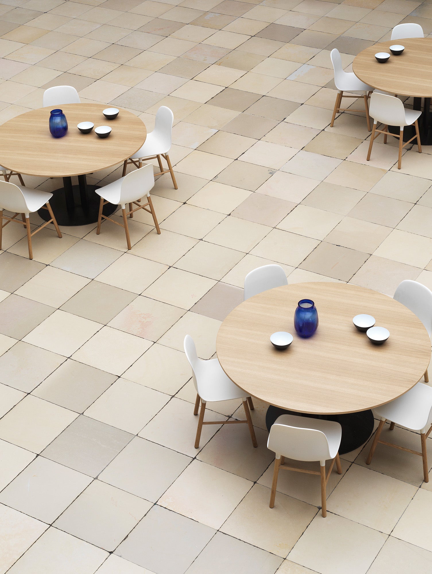 Form Chair Wood by Normann Copenhagen - Oak Base / White