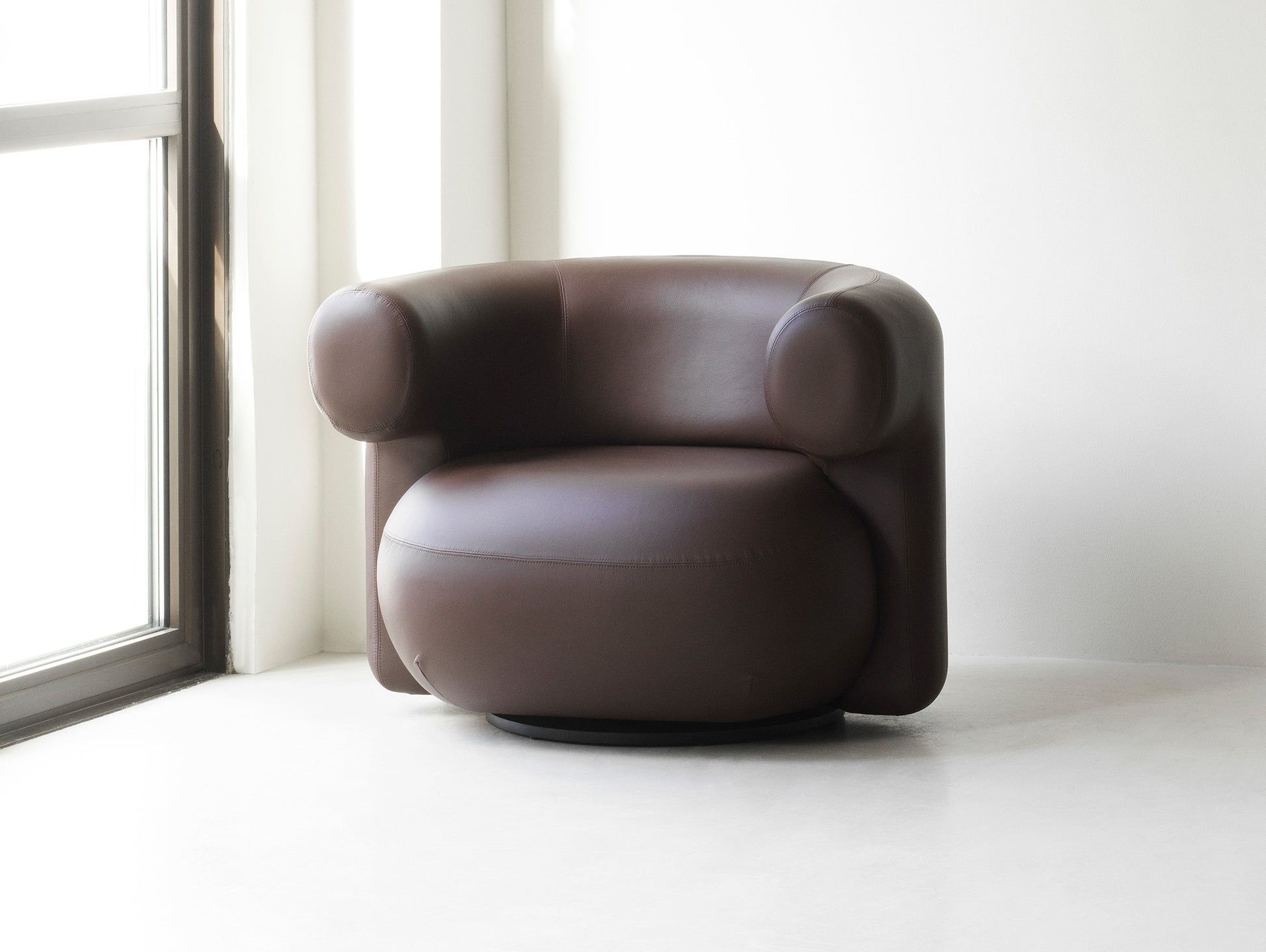Burra Lounge Chair by Normann Copenhagen - Swivel Base with Return / Ultra Leather 41589