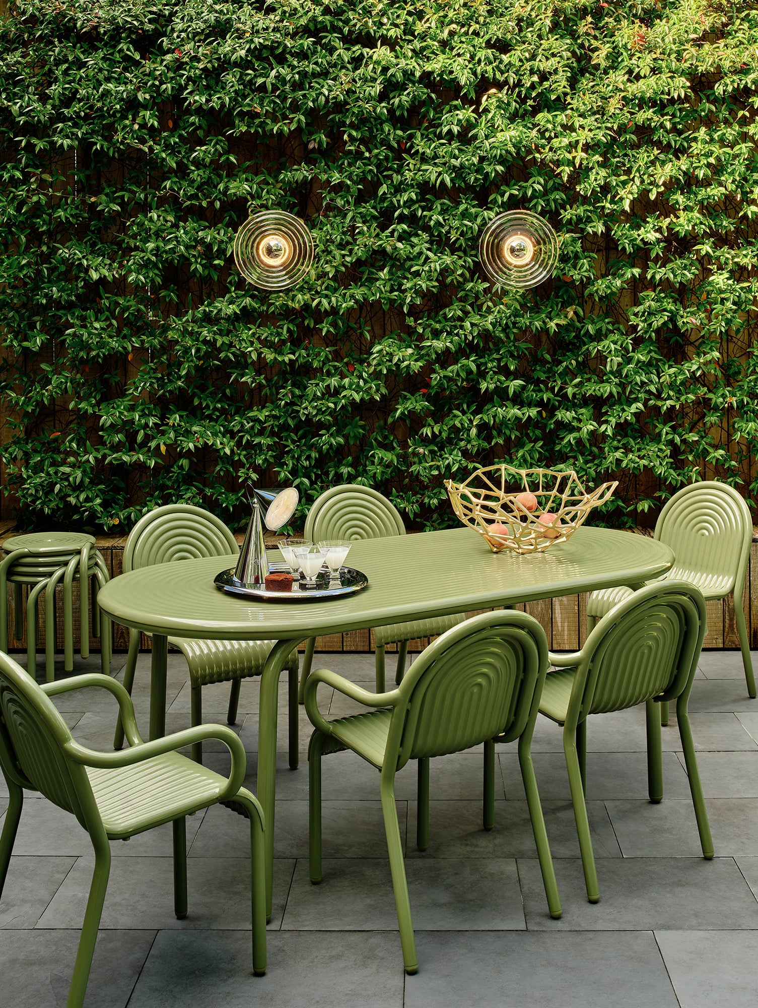 Groove Obround Table by Tom Dixon - Moss