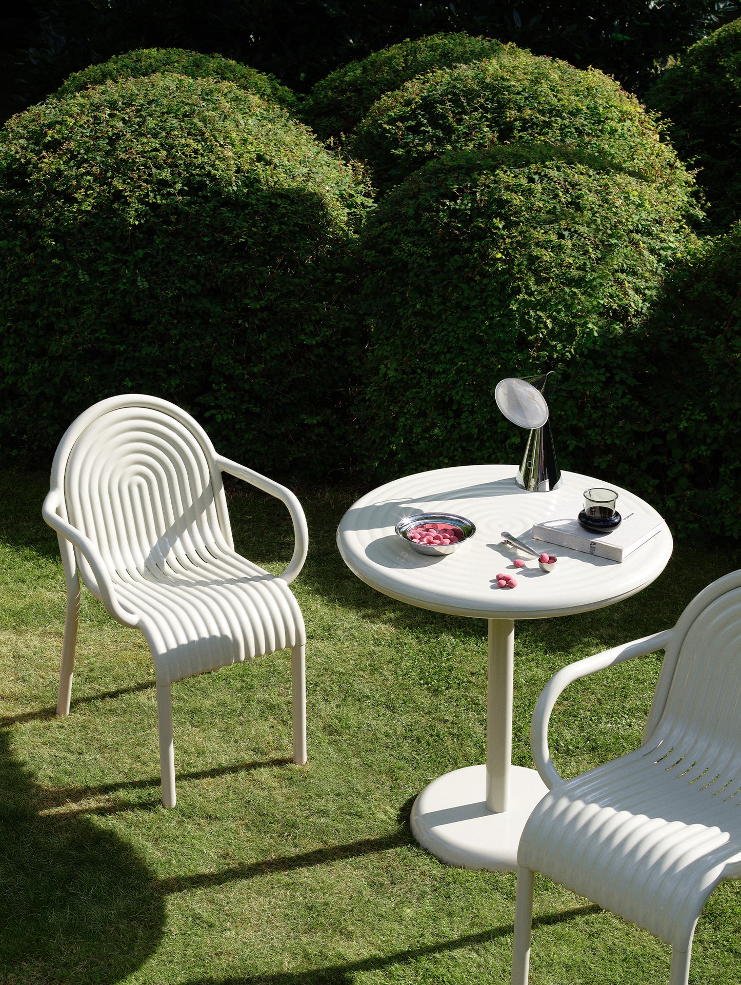 Groove Round Table by Tom Dixon - Putty