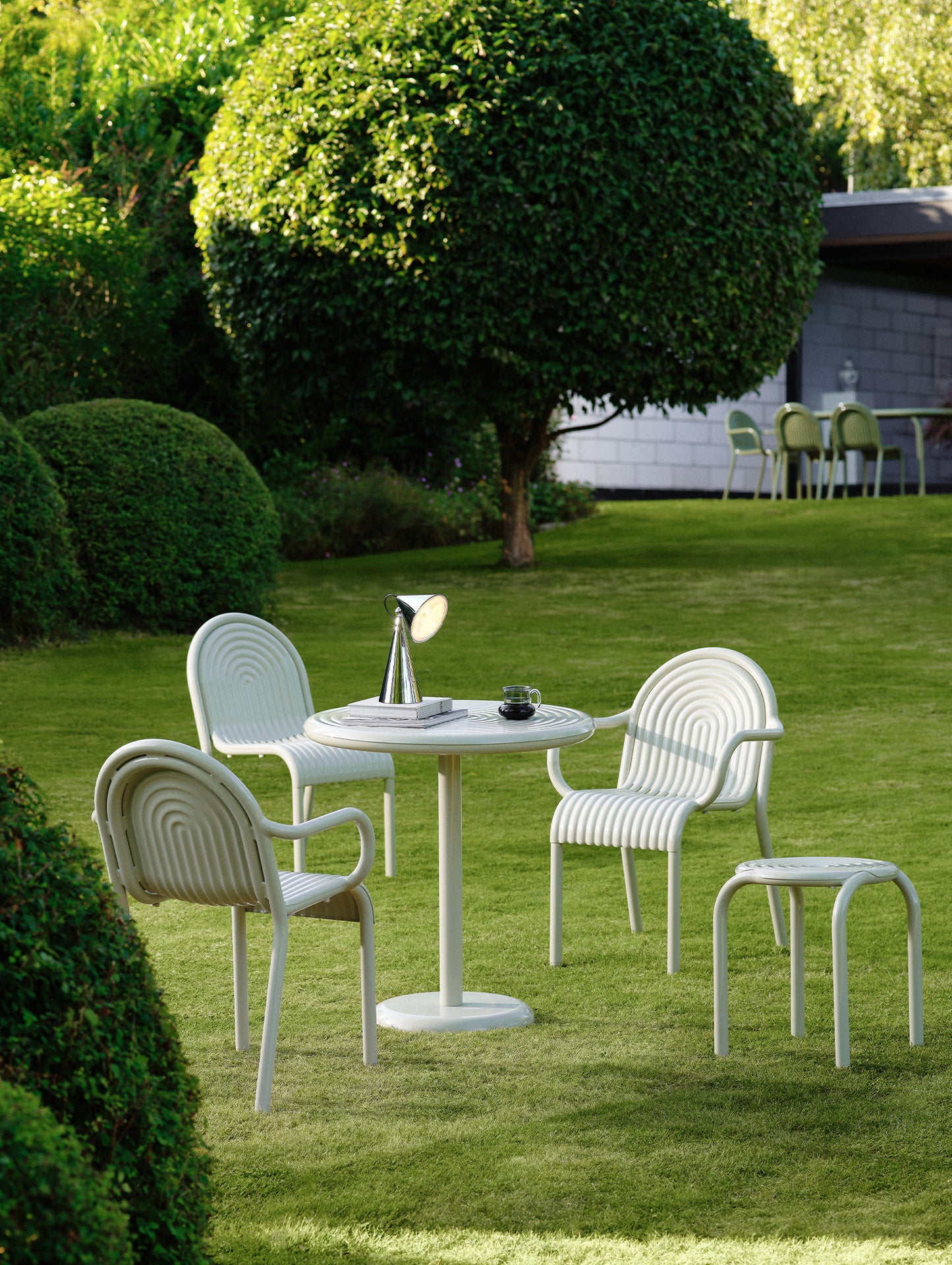 Groove Round Table by Tom Dixon - Putty