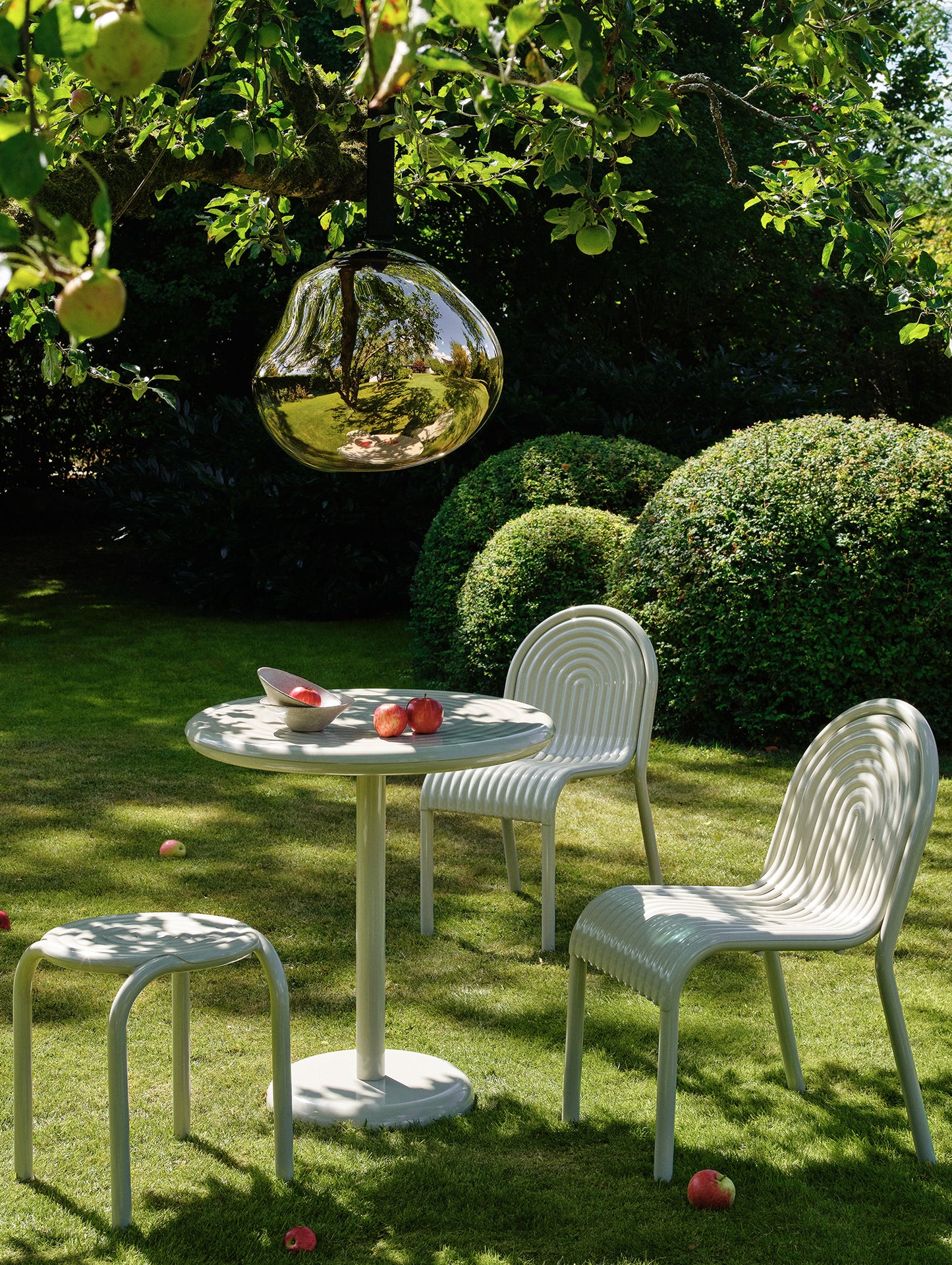 Groove Round Table by Tom Dixon - Putty