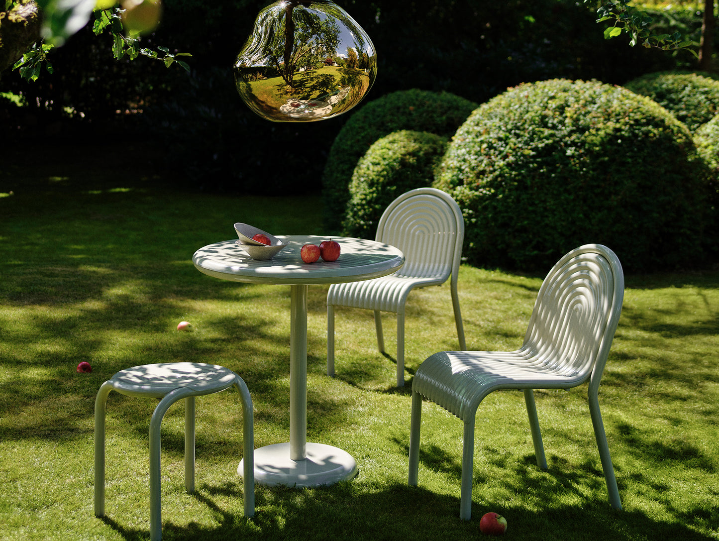 Groove Round Table by Tom Dixon - Putty