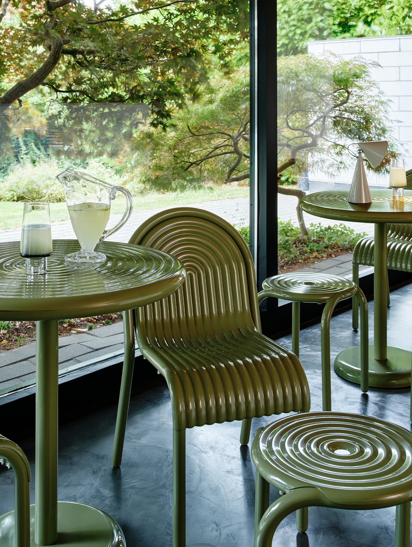 Groove Round Table by Tom Dixon - Moss