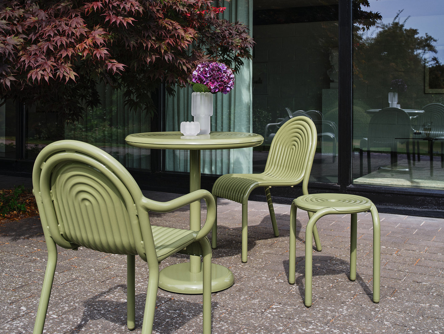 Groove Round Table by Tom Dixon - Moss