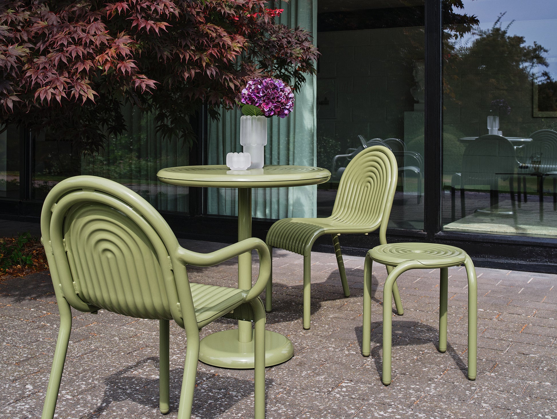Groove Round Table by Tom Dixon - Moss