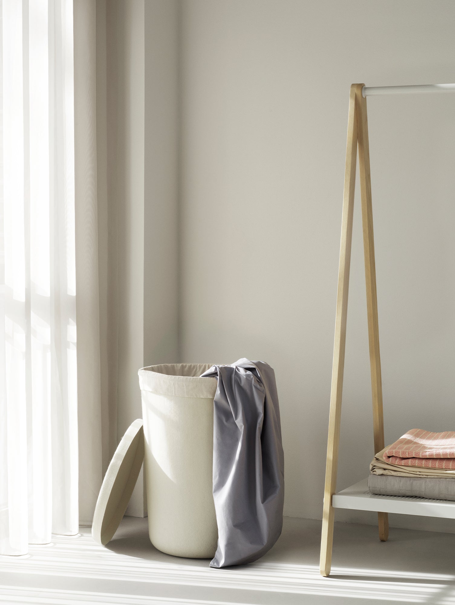 Hide Laundry Basket by Normann Copenhagen - Cream
