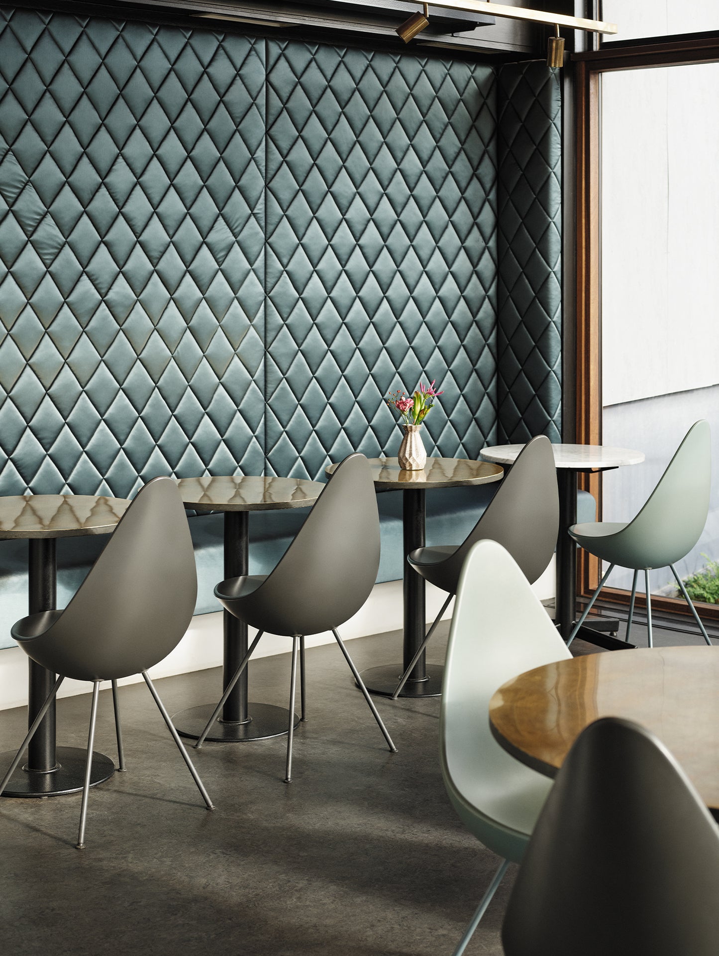 Drop Dining Chair Plastic (3110) by Fritz Hansen - Olive Green / Chromed Steel