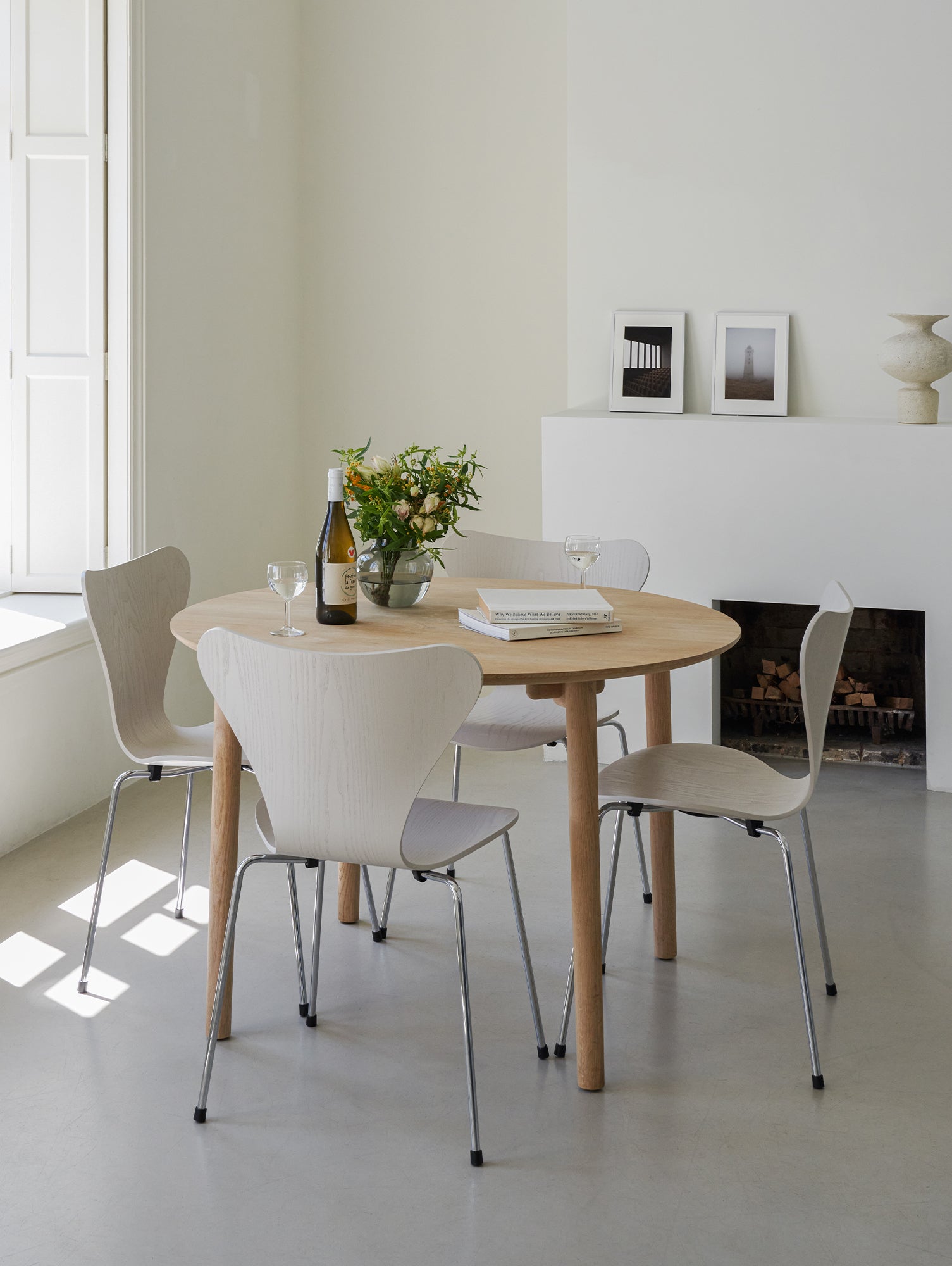 Hven Dining Table by Fritz Hansen - D110cm