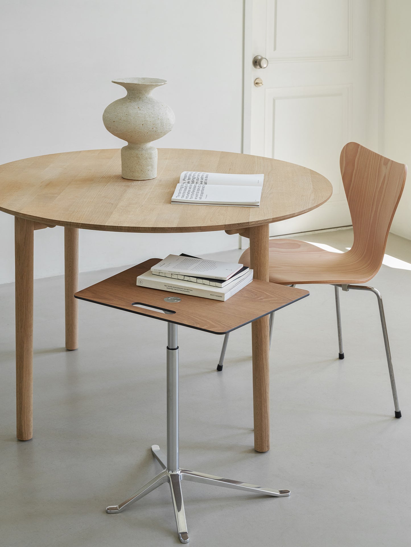 Hven Dining Table by Fritz Hansen - D110cm