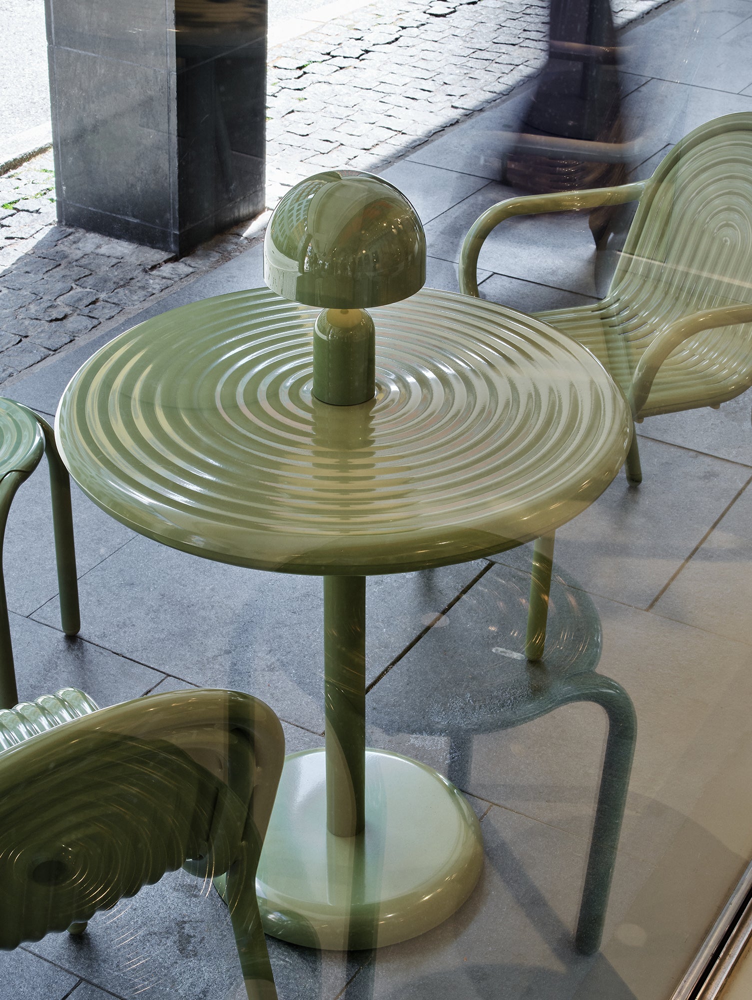 Groove Round Table by Tom Dixon - Moss