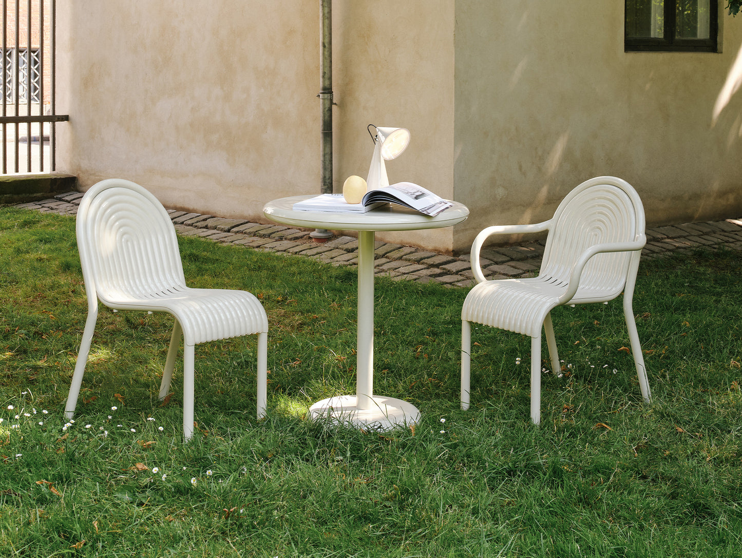 Groove Round Table by Tom Dixon - Putty
